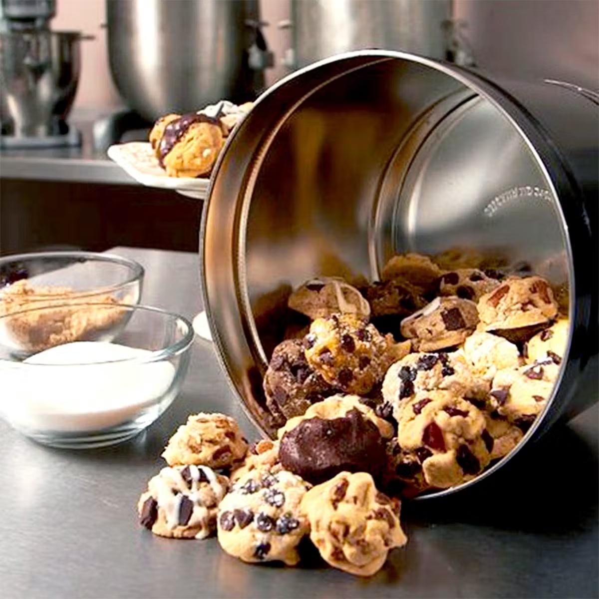 1040-signature-gluten-free-mixed-cookie-gift-box-1.jpg