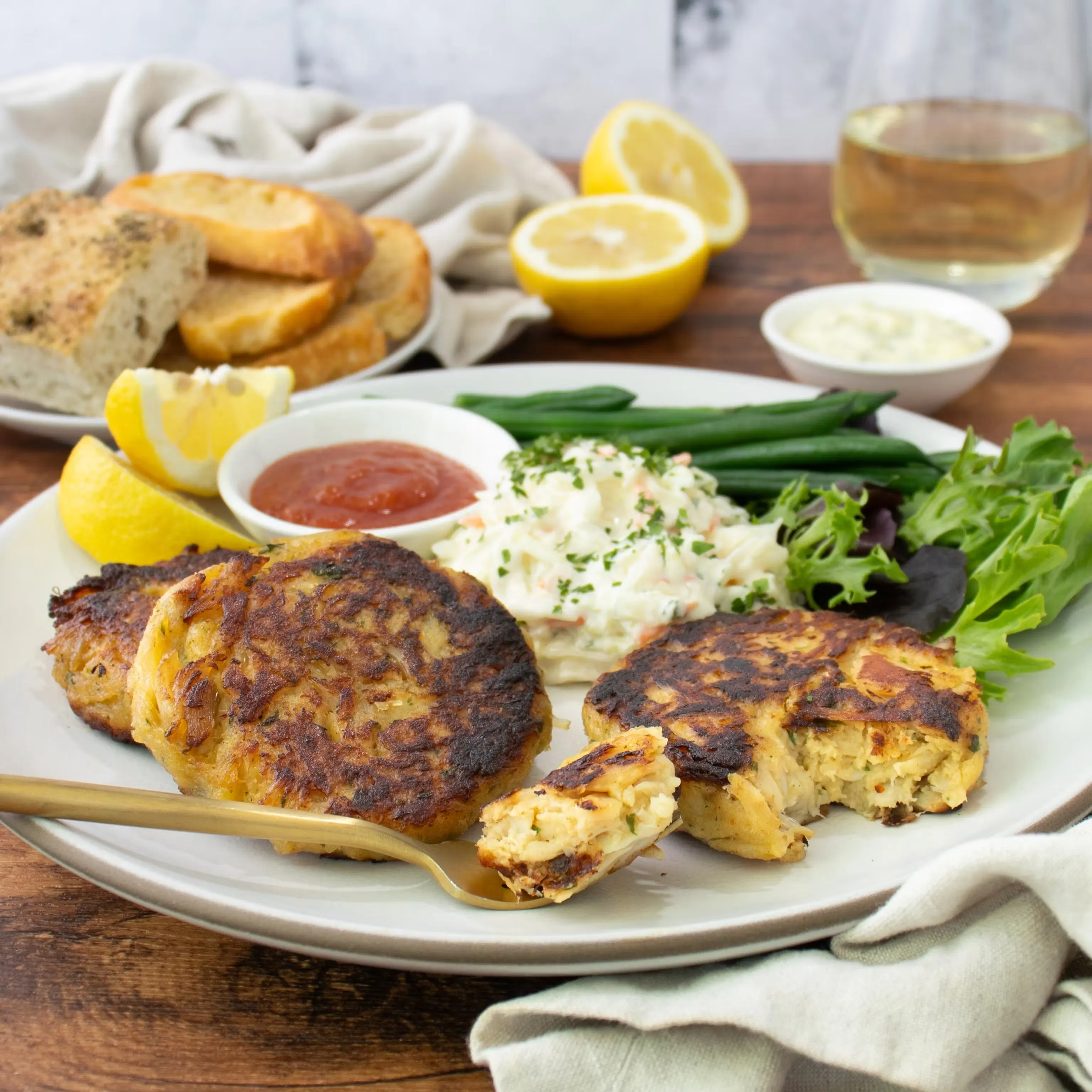 12108-maryland-jumbo-lump-crab-cakes-1.jpg