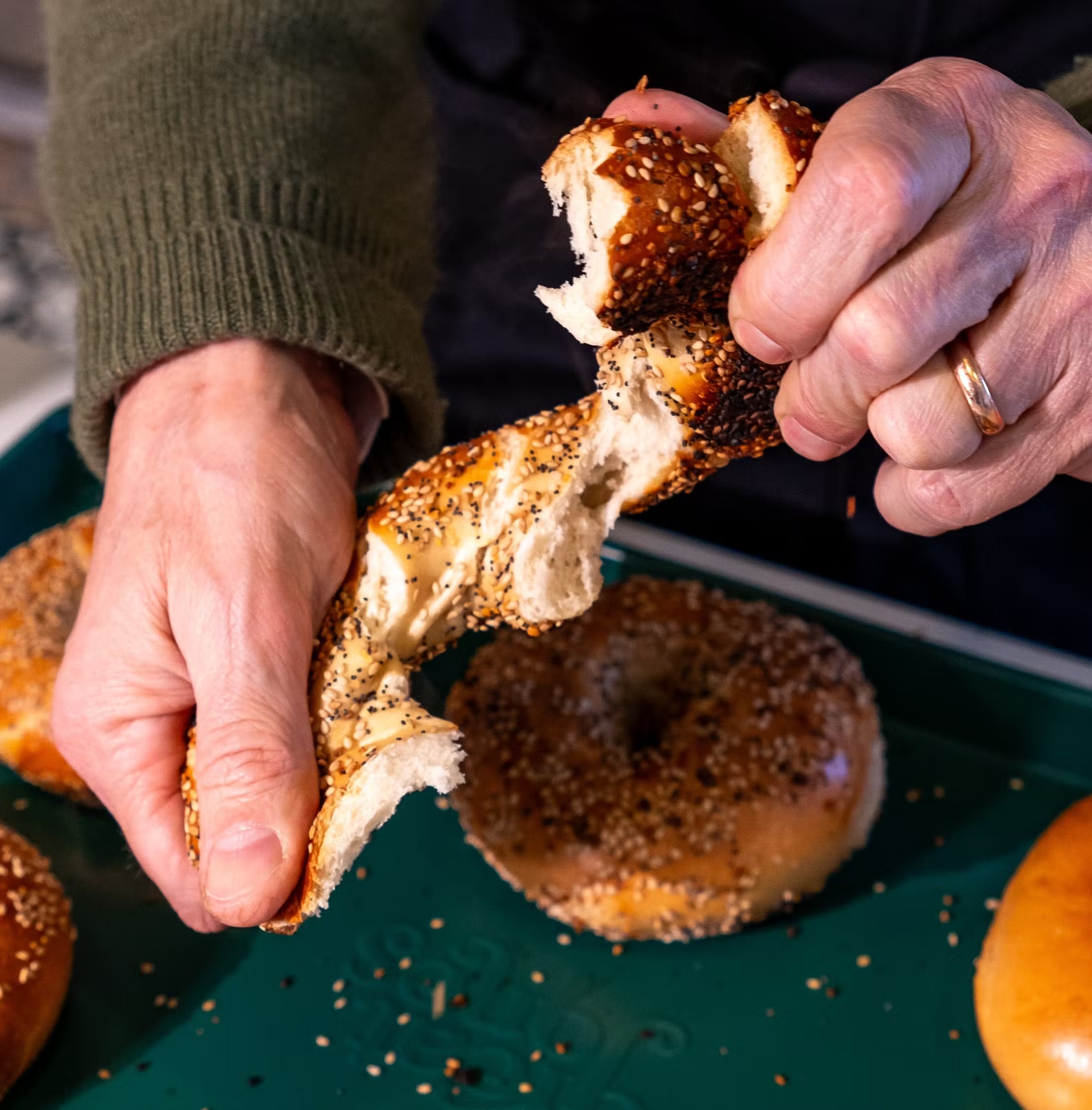 12514-par-baked-bagel-brunch-for-6-2-free-bagels-1.webp