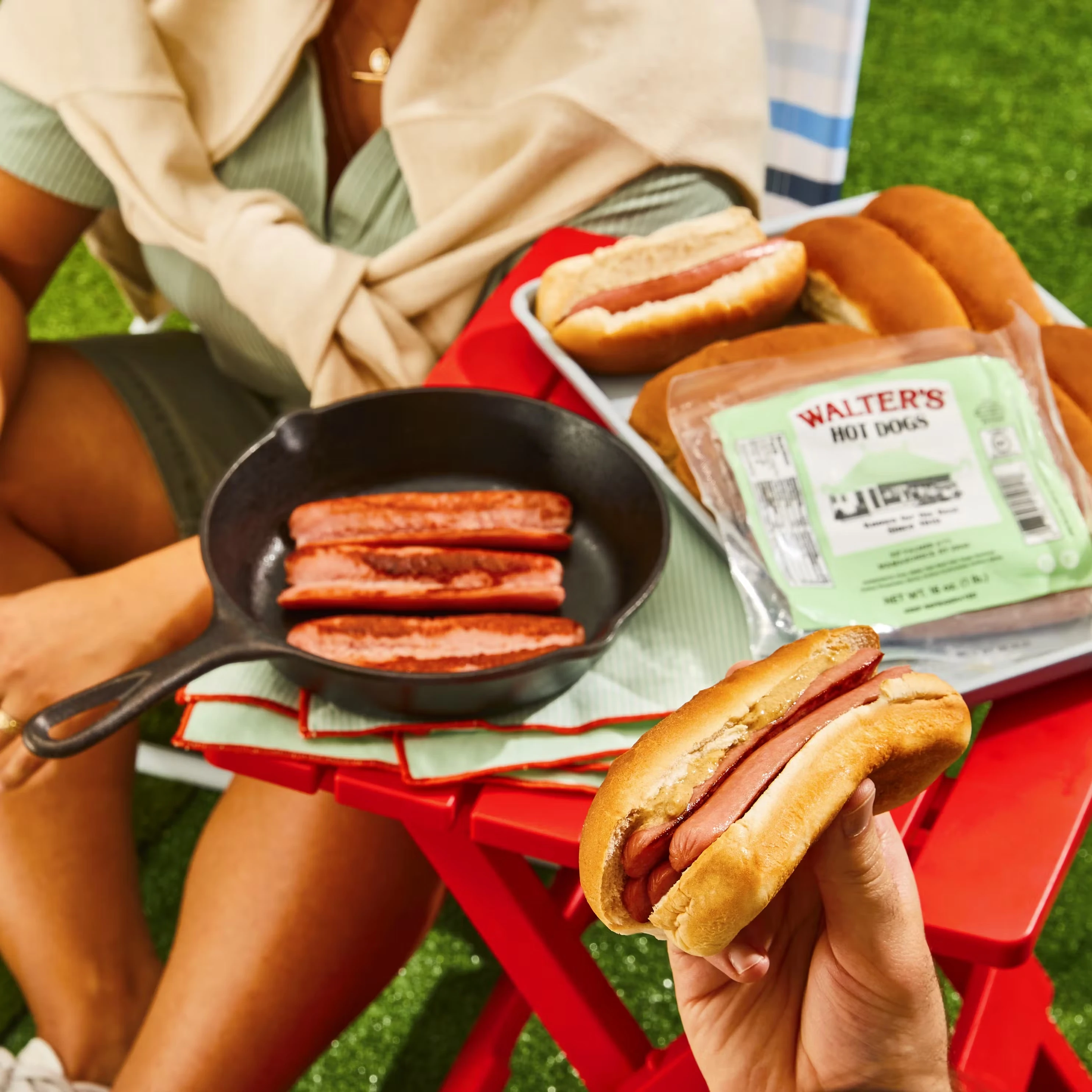 Walter's Hot Dog Kit + T-Shirt Gift Set
