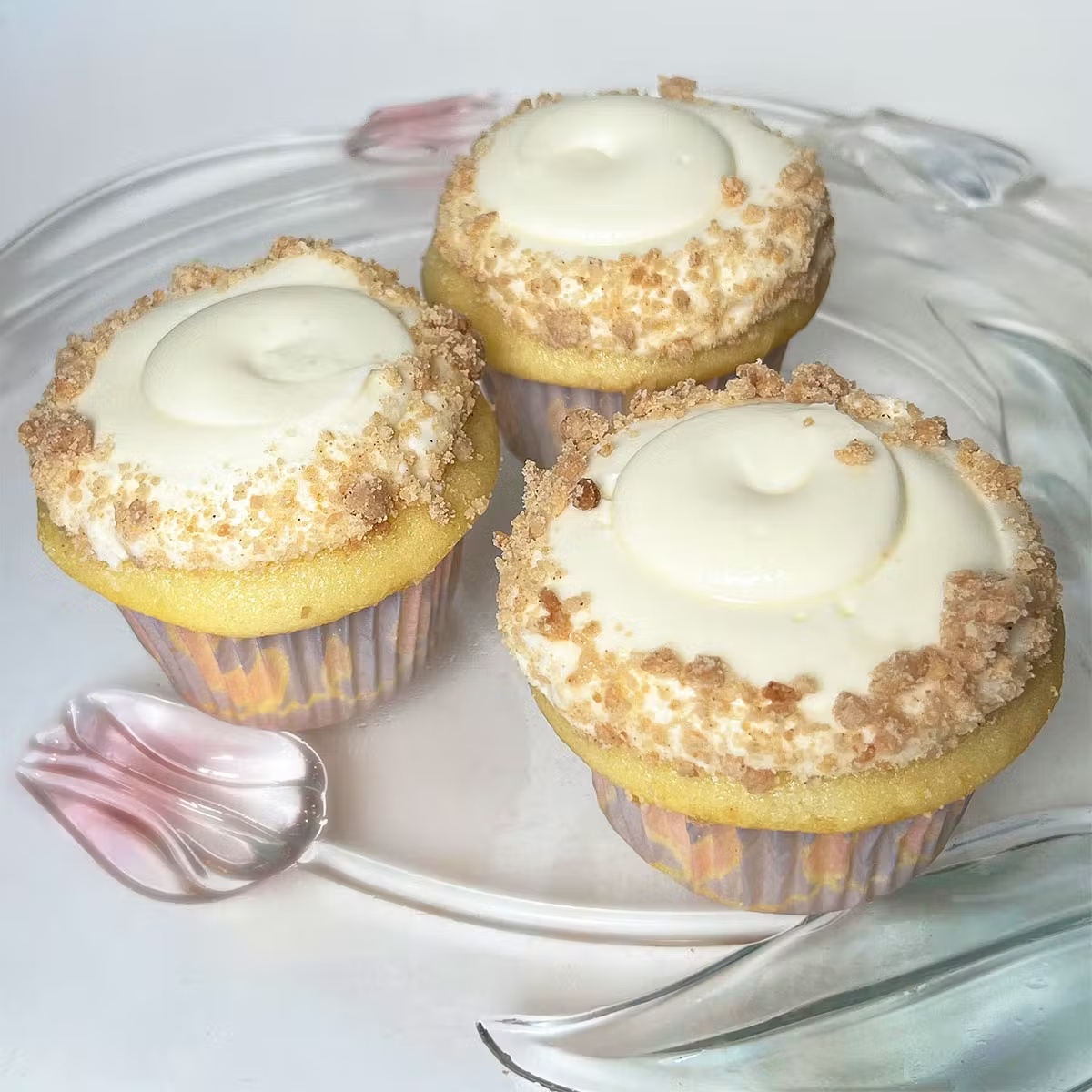 Peaches & Cream Cupcakes - 12 Pack