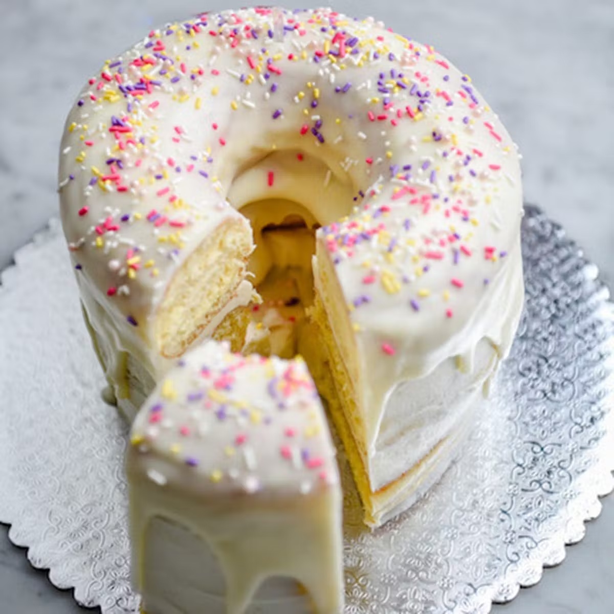 Vanilla Jumbo Donut Cake