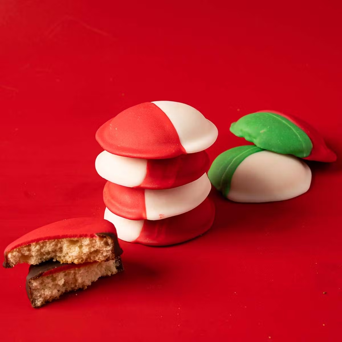 12874-kossar-s-holiday-black-white-cookie-gift-box-1.jpg