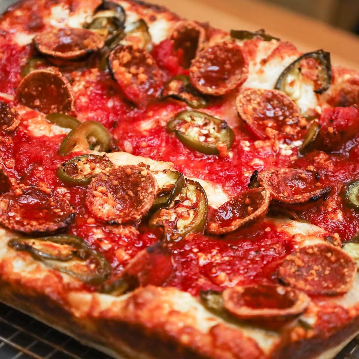12917-emmy-squared-pizza-burger-combo-weekender-box-1.jpg