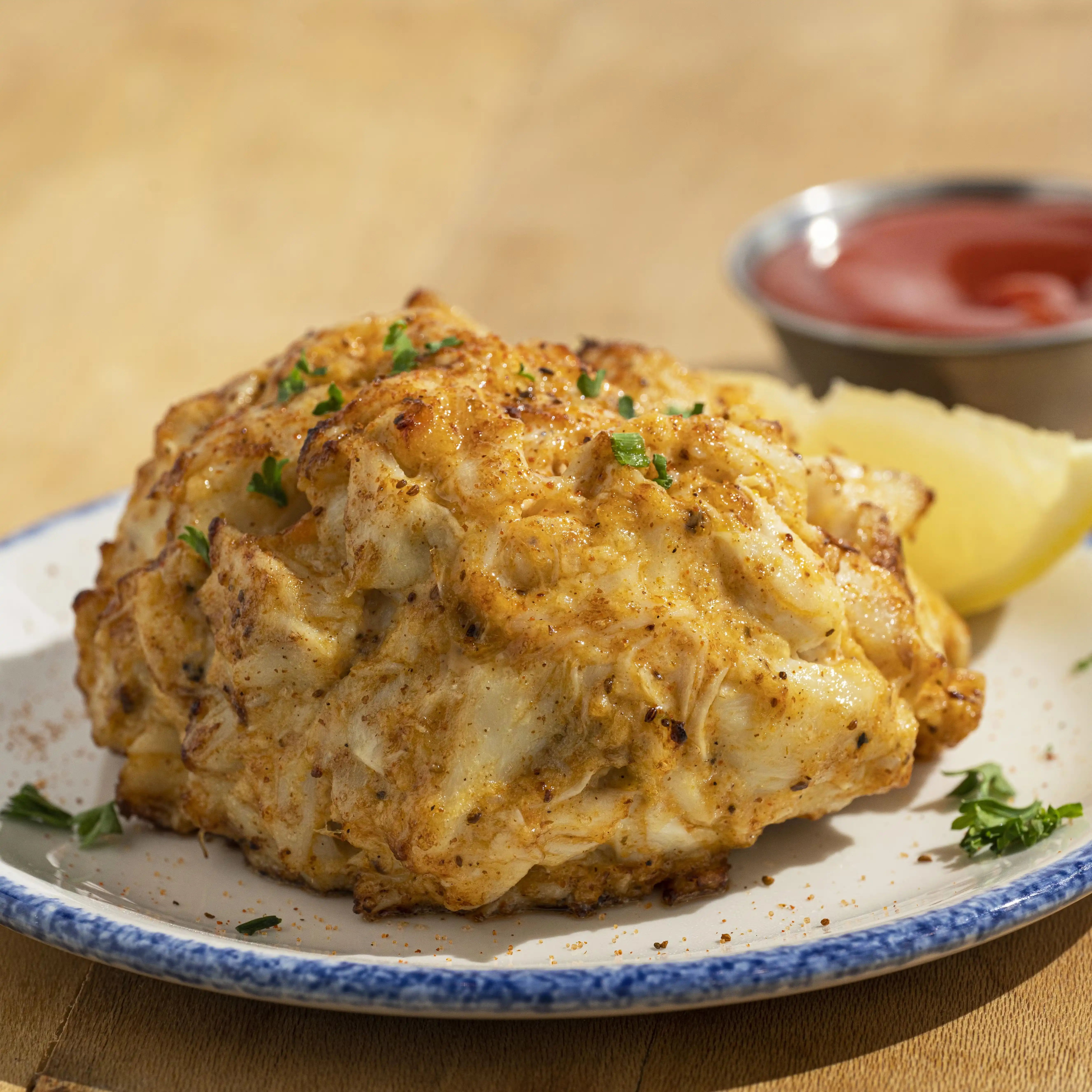 GIANT Traditional Maryland Crab Cakes - 4 Pack