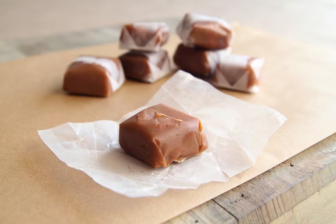 14479-original-vanilla-dark-chocolate-modjeskas-gift-box-1.jpg