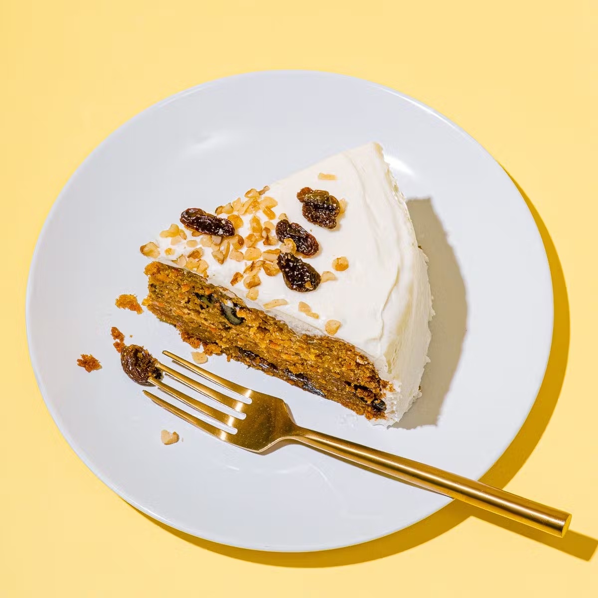 15174-famous-carrot-cake-with-nuts-raisins-1.jpg