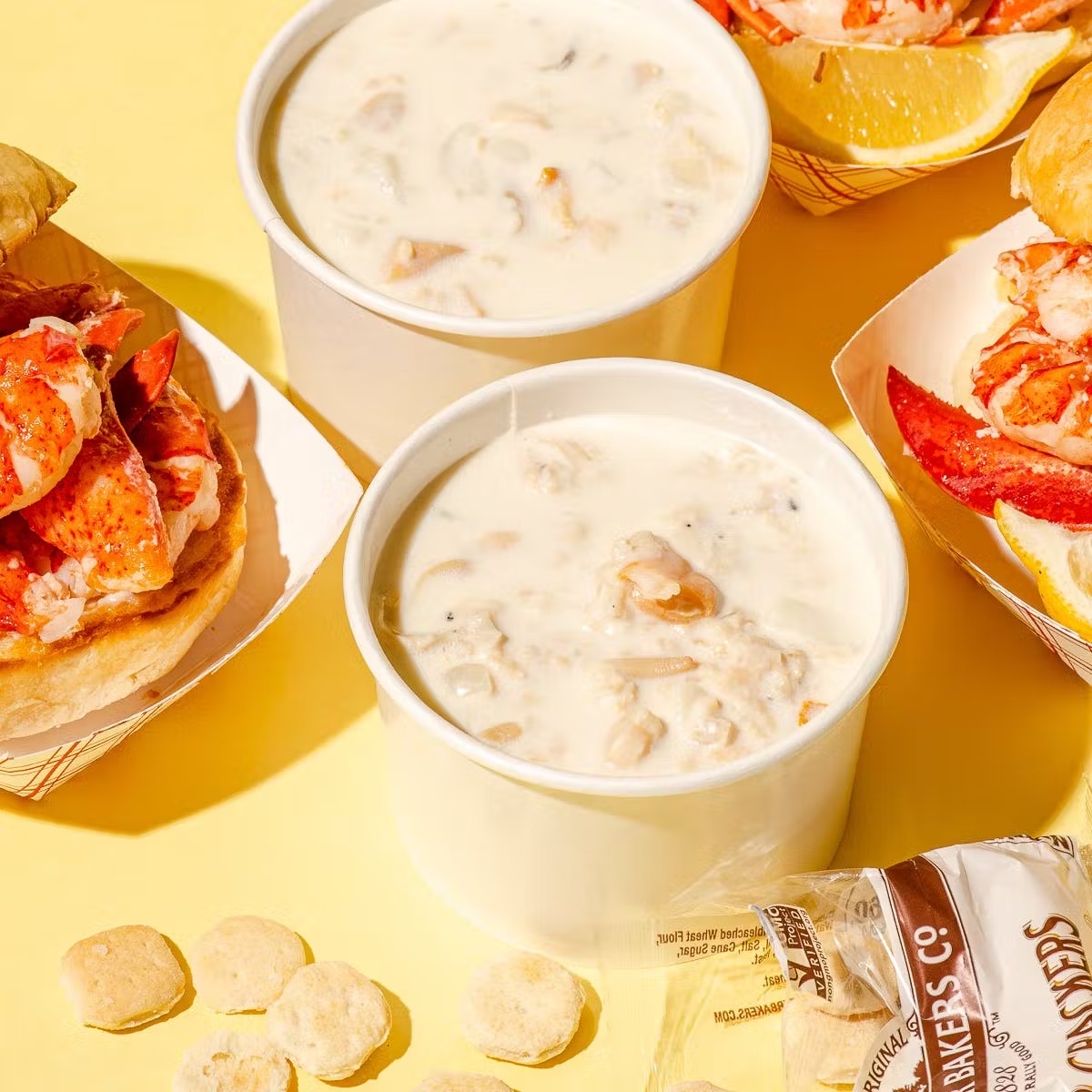 15218-maine-lobster-roll-kit-4-pack-free-clam-chowder-1.jpg