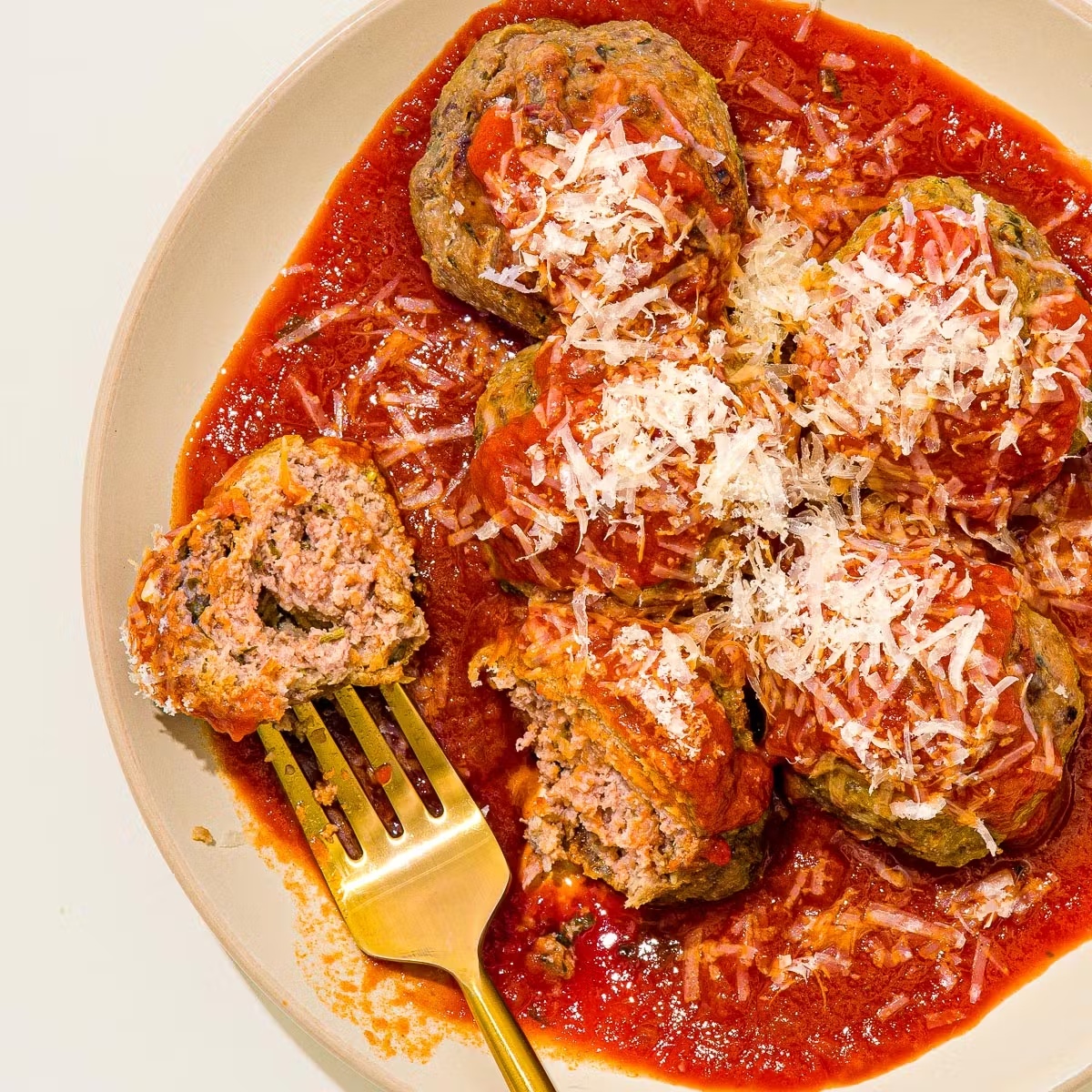 15247-bucket-of-b-alls-family-pack-classic-beef-meatballs-1.jpg