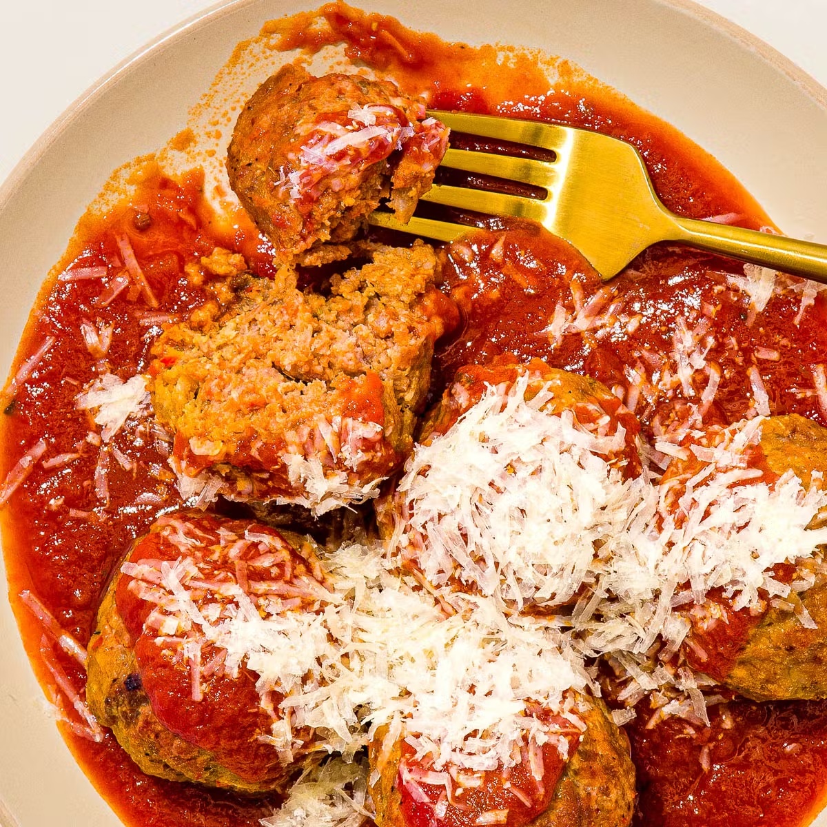 15248-bucket-of-b-alls-family-pack-spicy-pork-meatballs-1.jpg