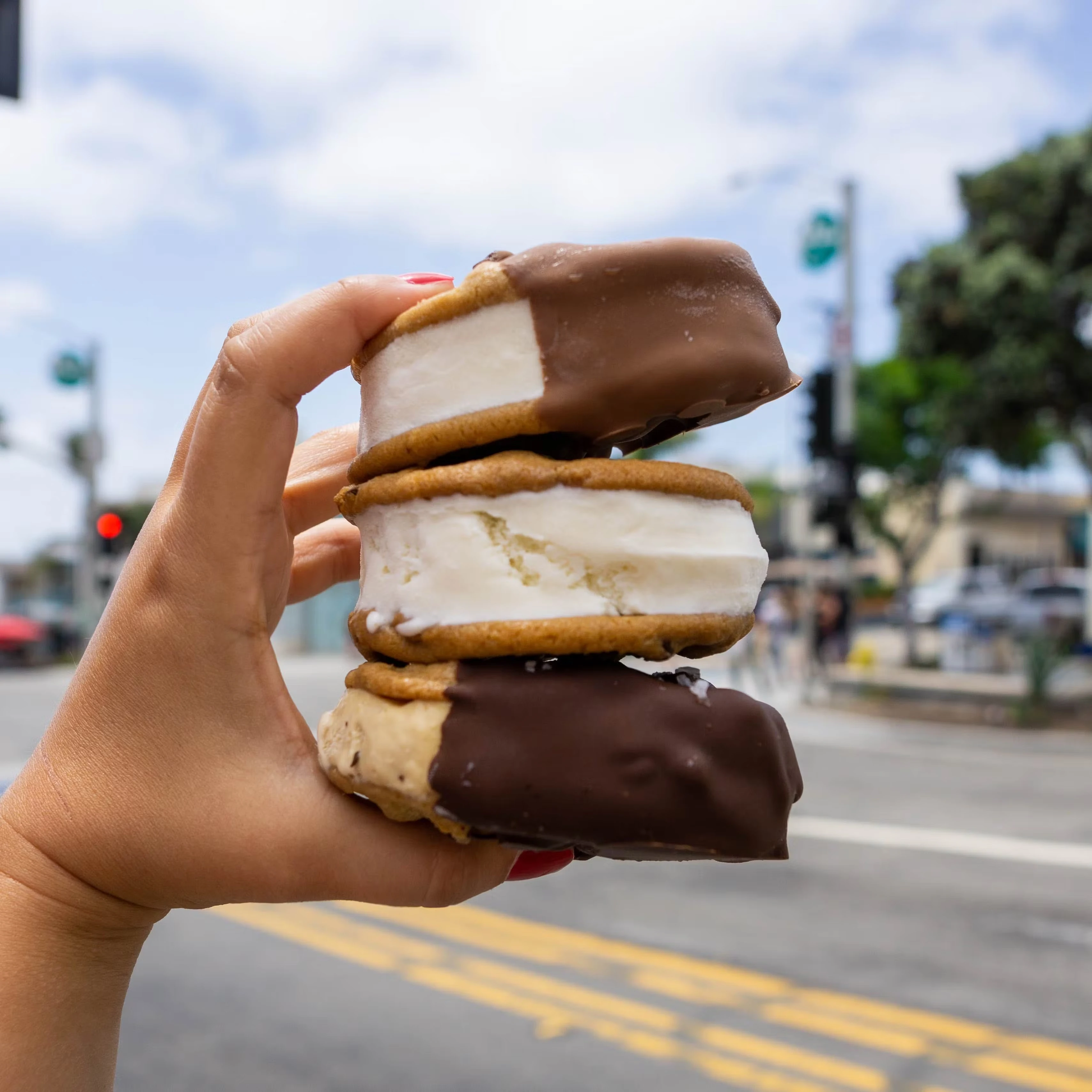 15715-best-seller-cream-wich-12-pack-1.webp
