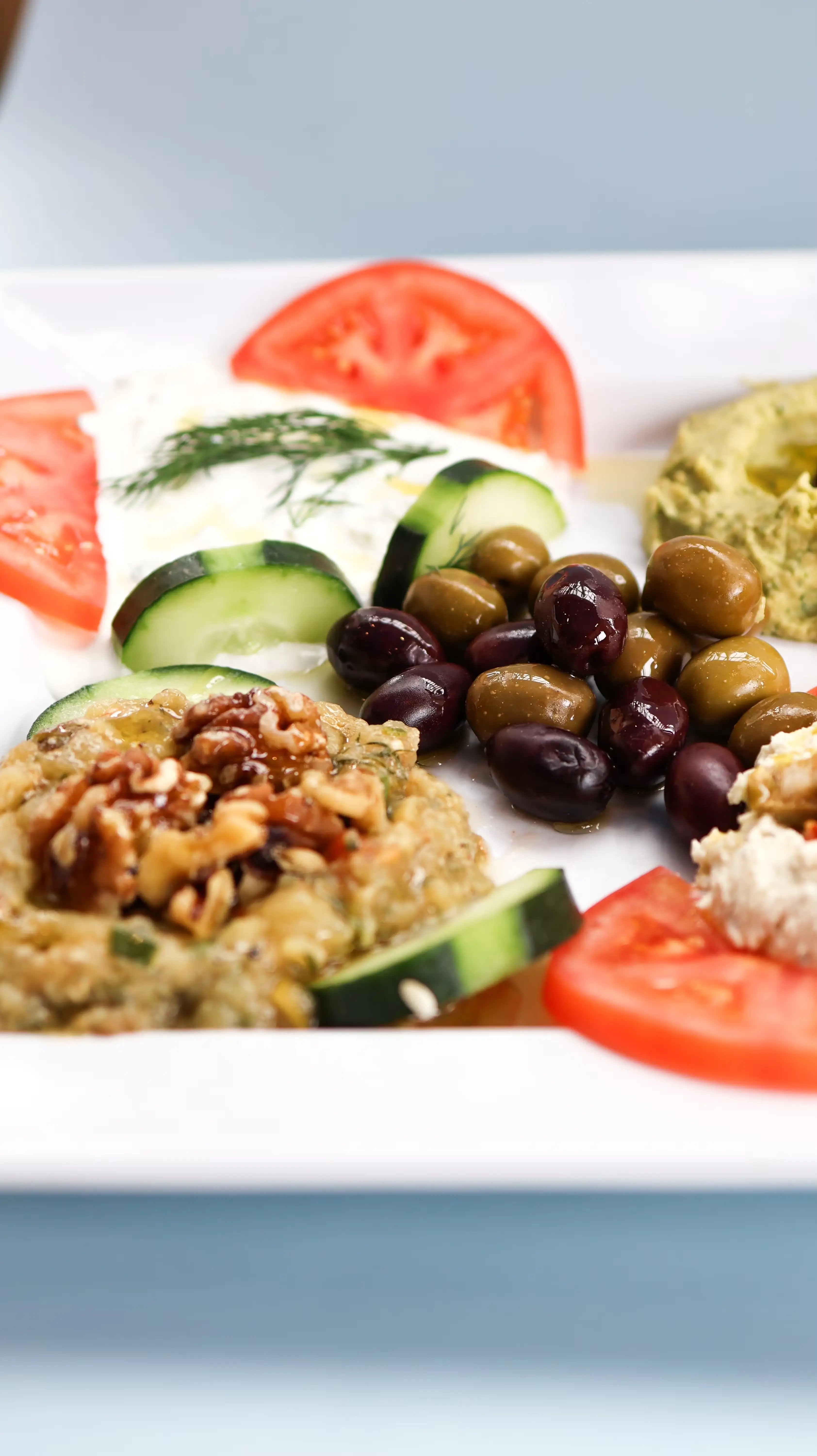 16286-niko-s-greek-dip-platter-for-12-1.webp