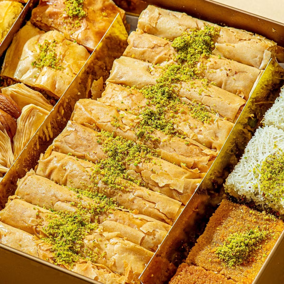 16649-baklava-full-elegant-gold-box-55-pieces-1.jpg