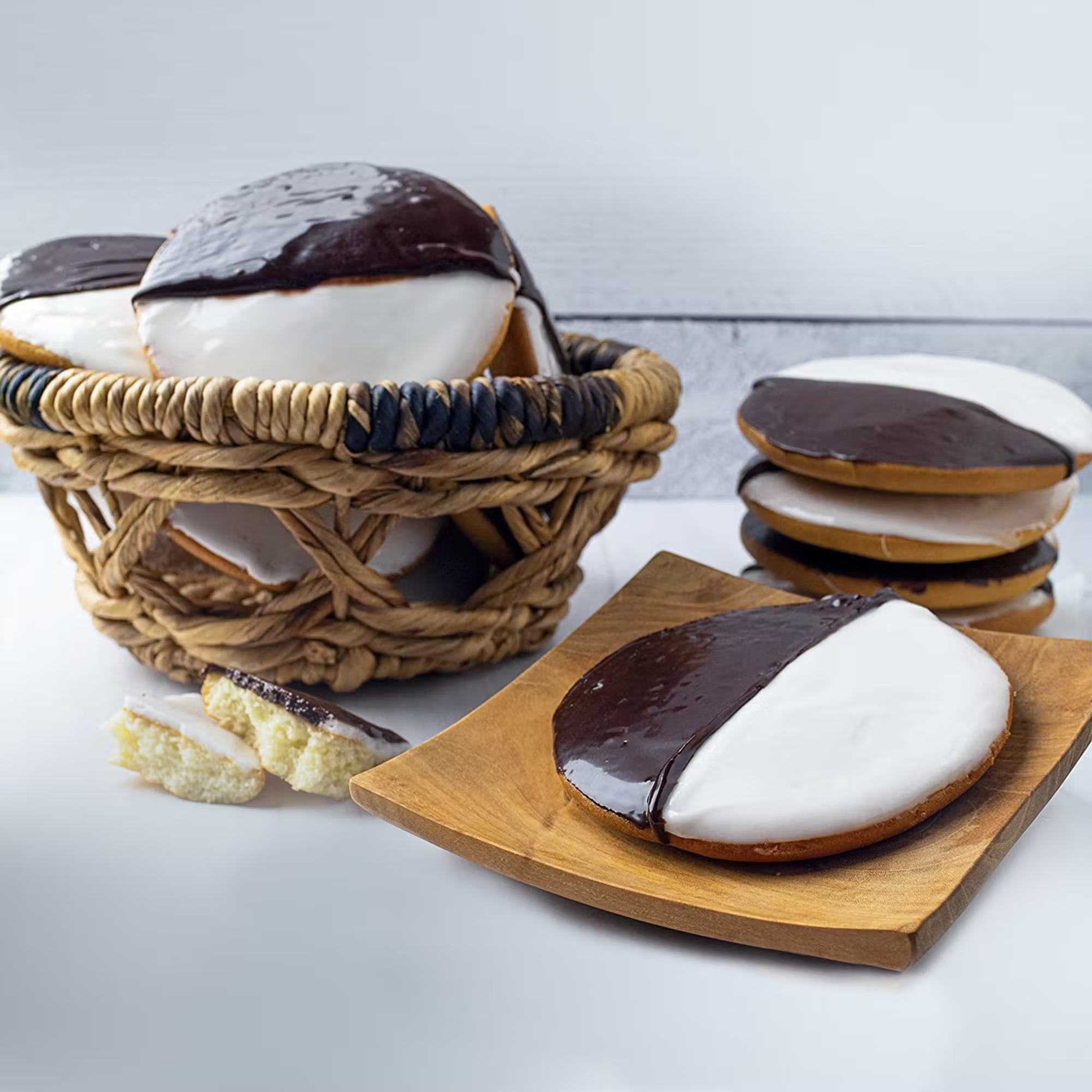Black & White Cookies - 16 pack