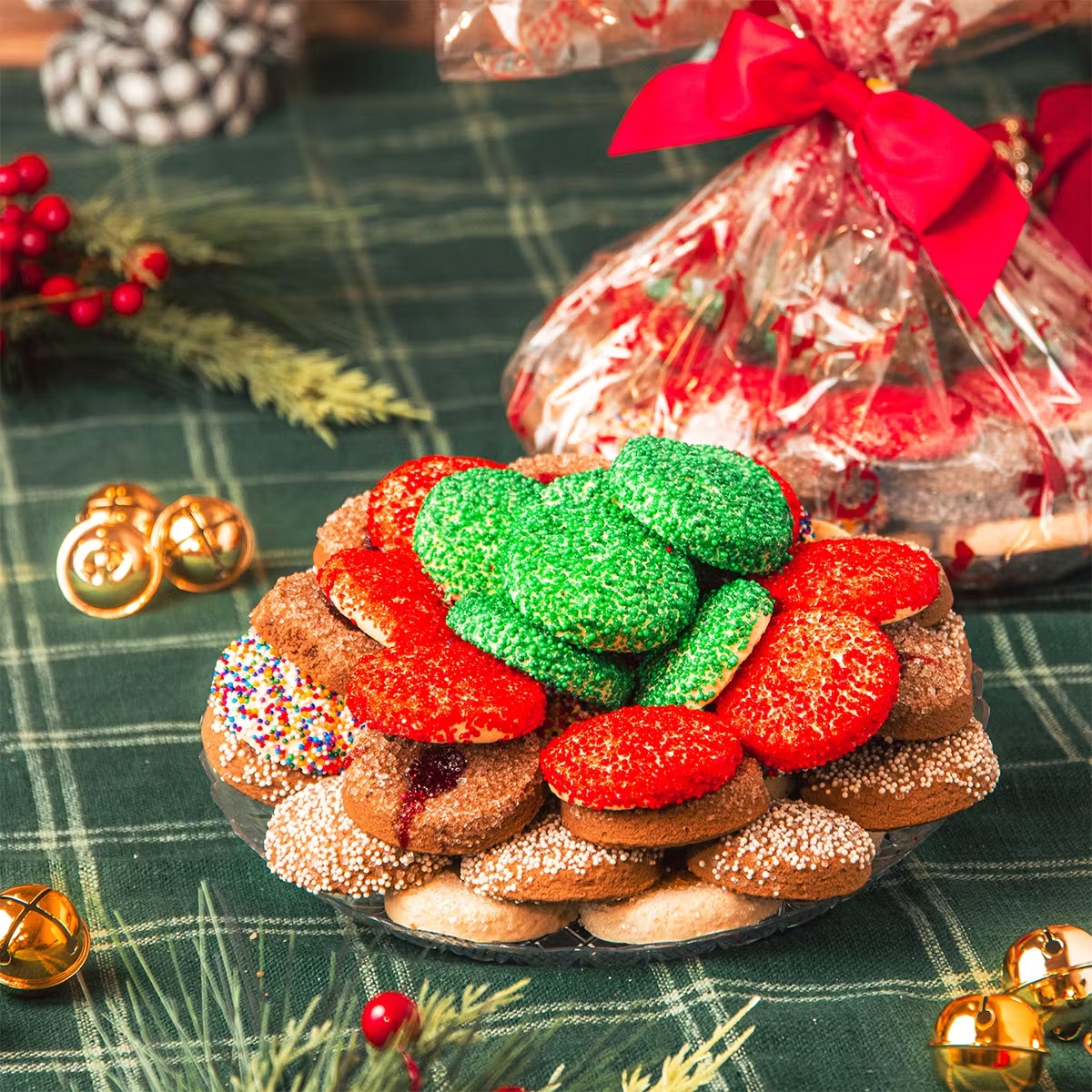 1683-carlo-s-bakery-christmas-cookie-tin-1.jpg