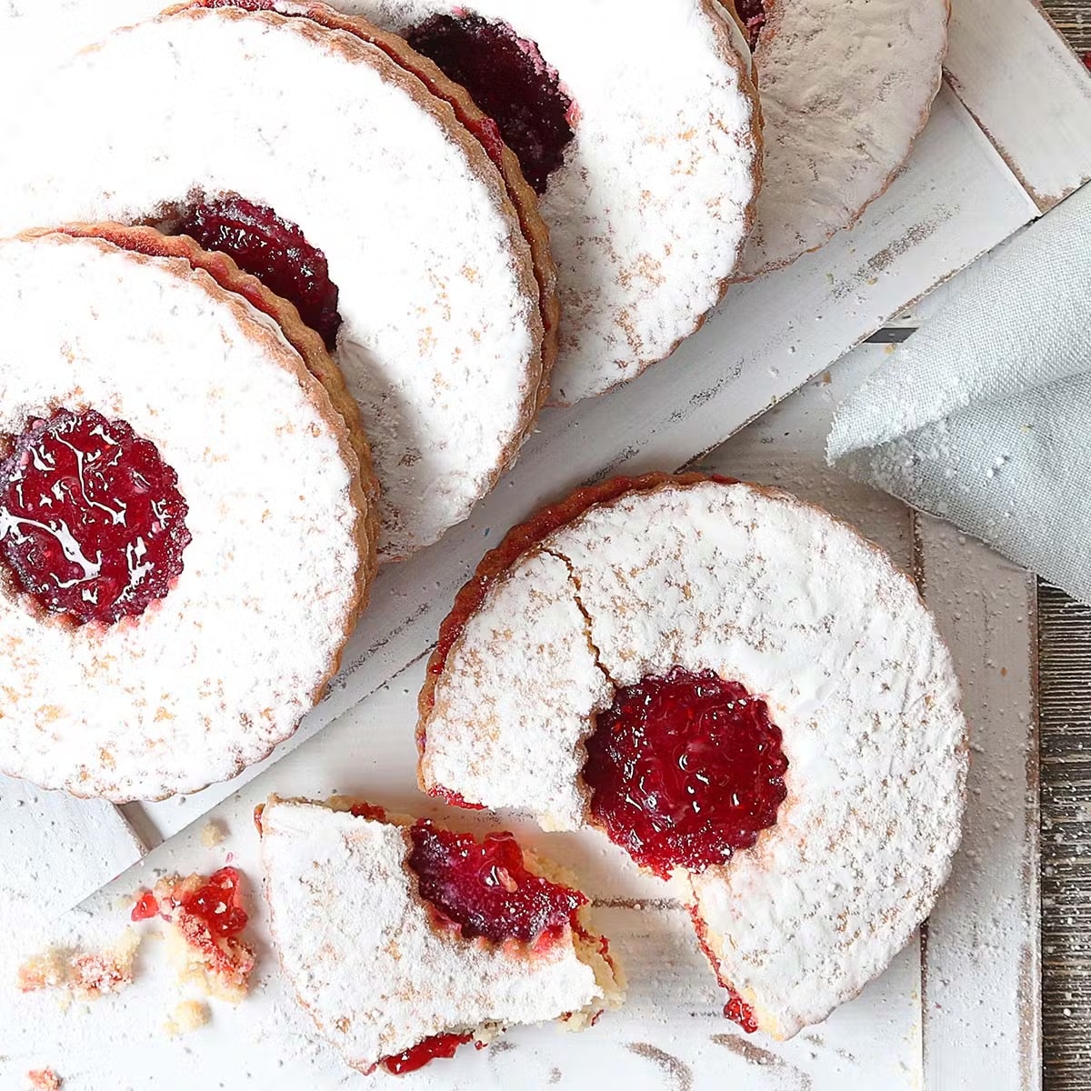 16907-mini-linzer-tarts-16-pack-1.jpg