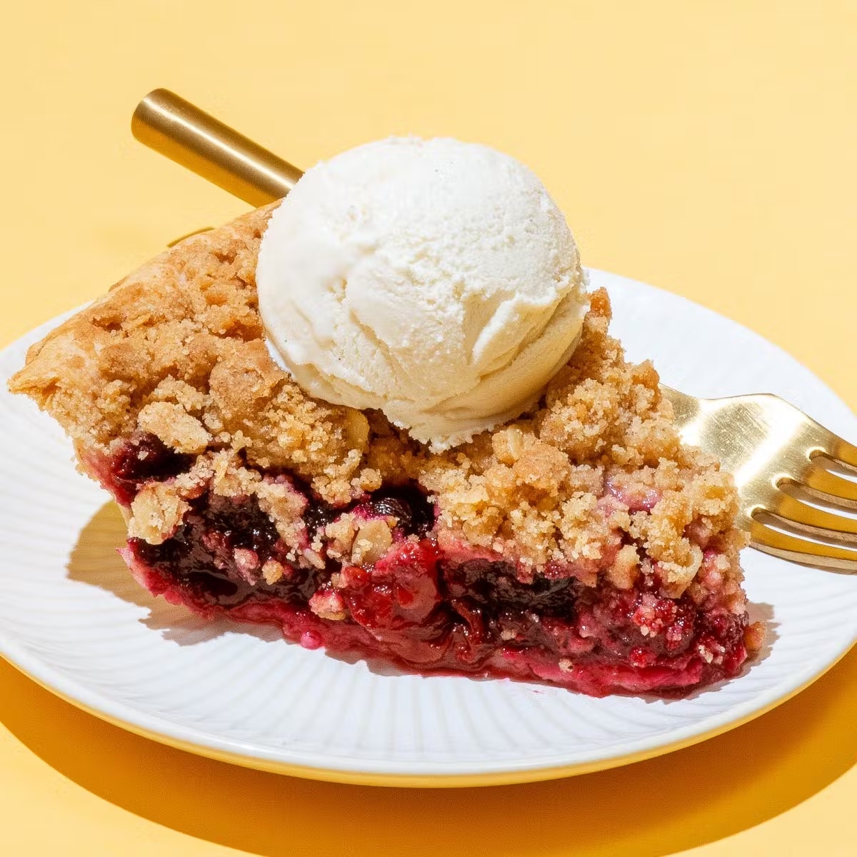 Crumb Michigan 4-Berry Pieâ¢