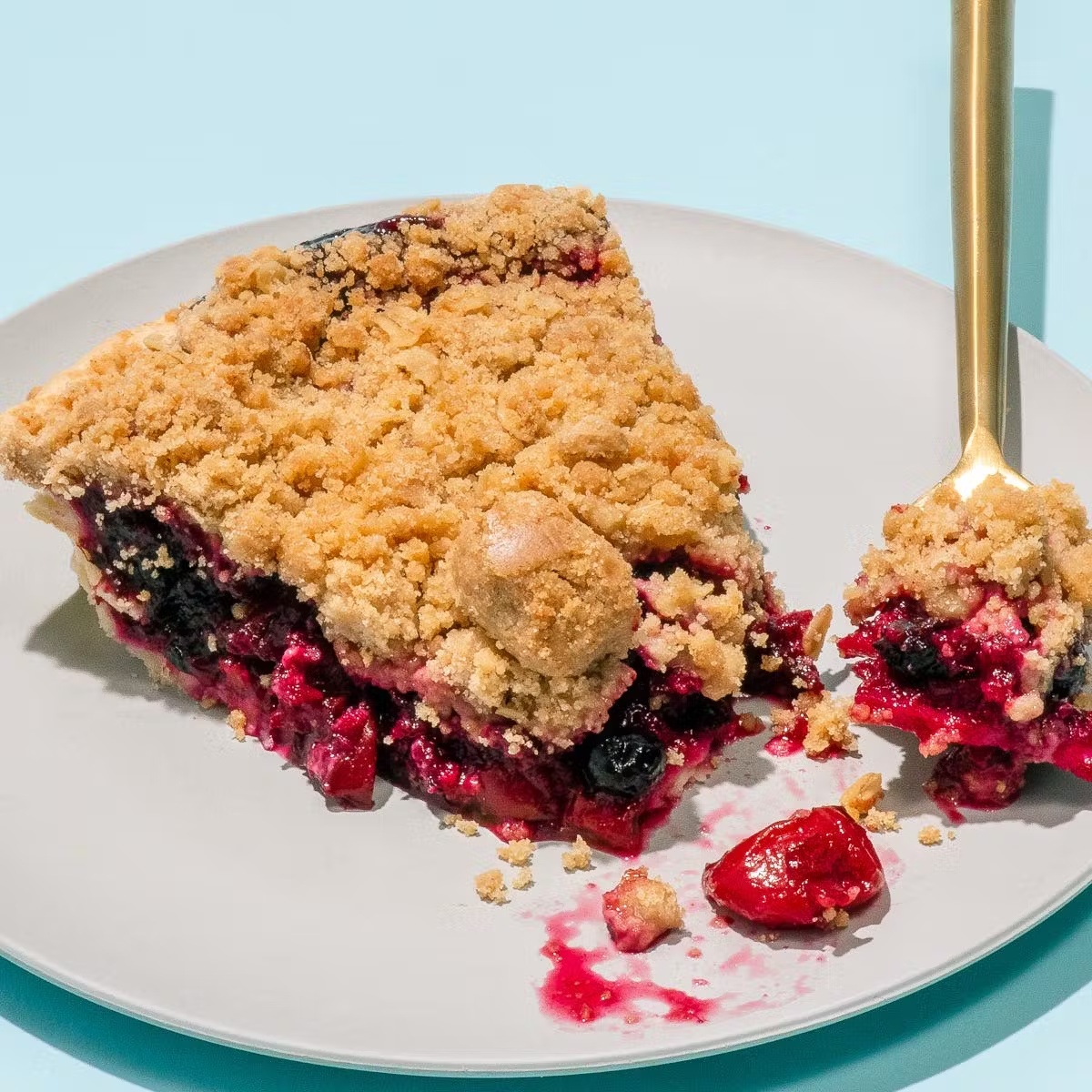 174-crumb-michigan-4-berry-pie–1.webp