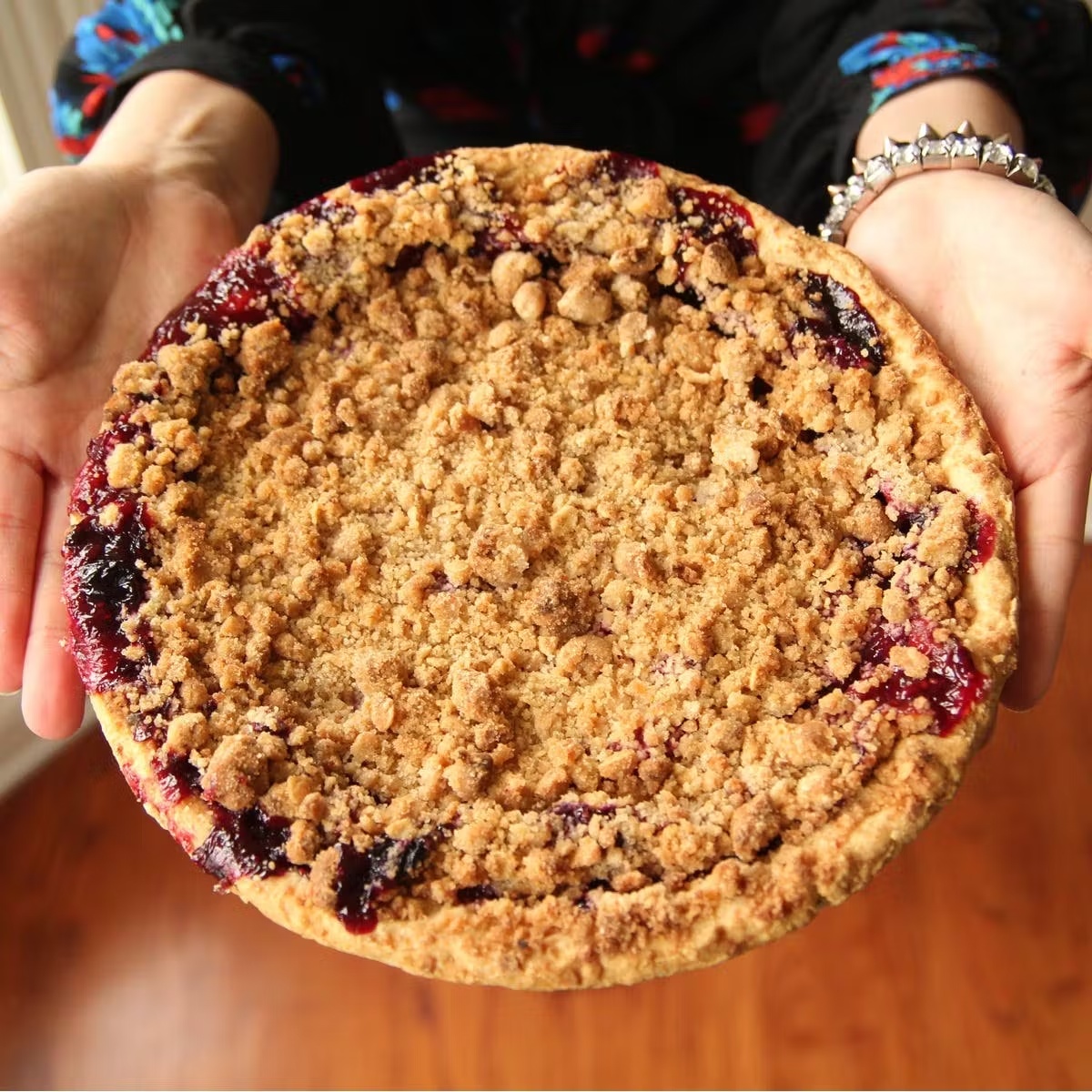 174-crumb-michigan-4-berry-pie–1.webp