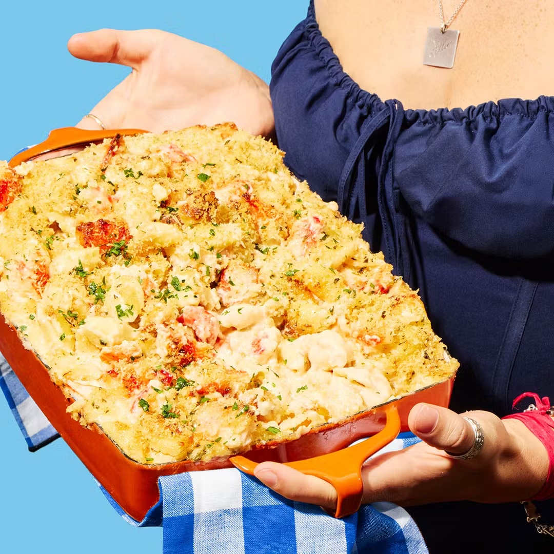 Famous Lobster Mac & Cheese Casserole for 4