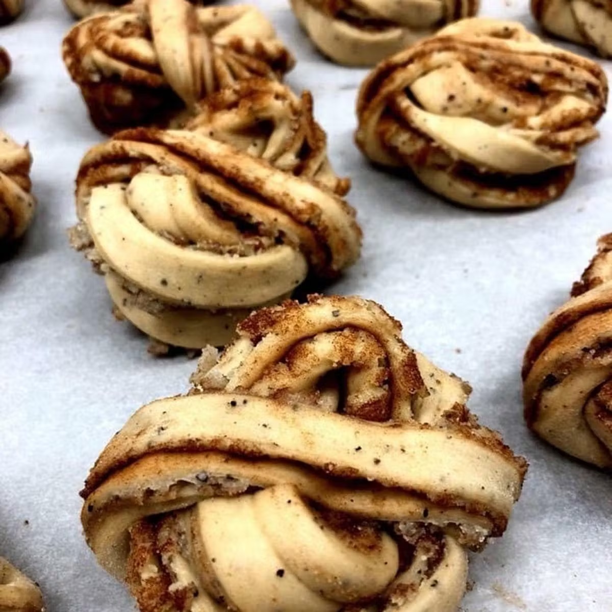 17511-cinnamon-buns-6-pack-1.jpg