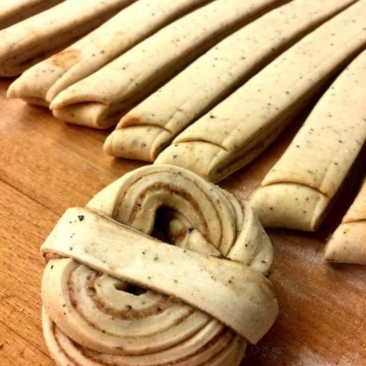 17511-cinnamon-buns-6-pack-1.jpg