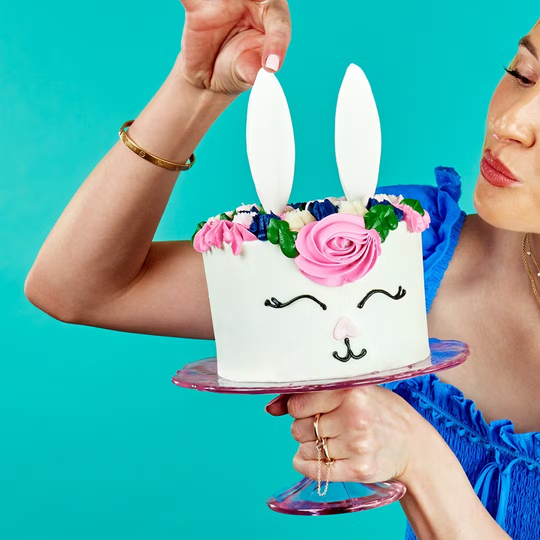 17592-easter-bunny-carrot-cake-1.jpg