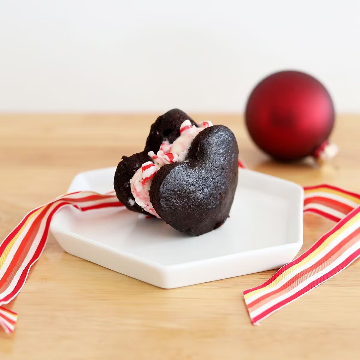 Vegan Peppermint Whoopie Pies - 12 Pack