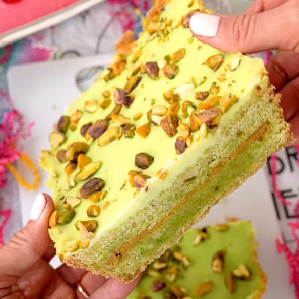 18515-pistachio-bakewell-shortbread-tray-1.jpg