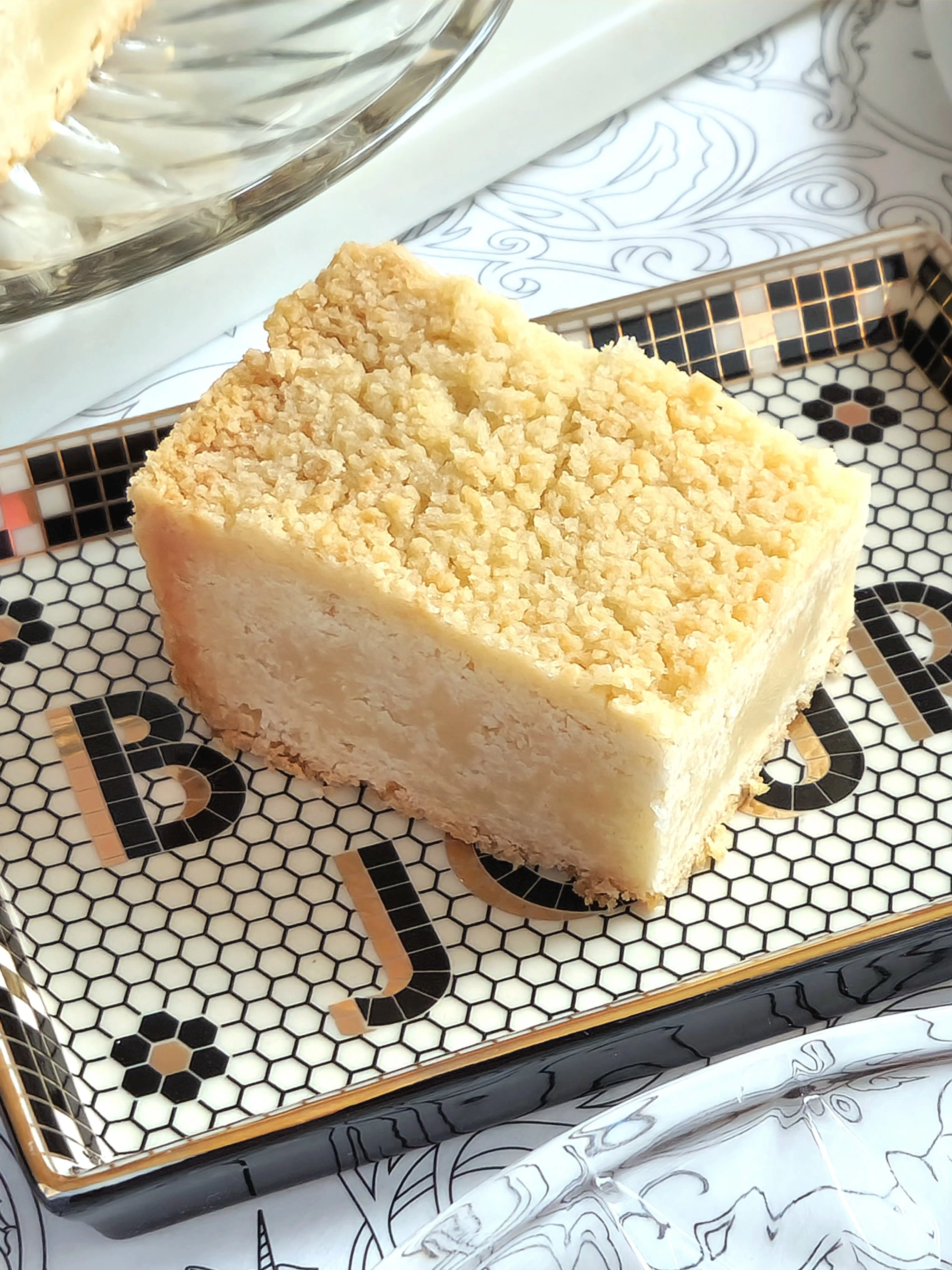 18517-original-granny-pearl-s-shortbread-tray-1.webp
