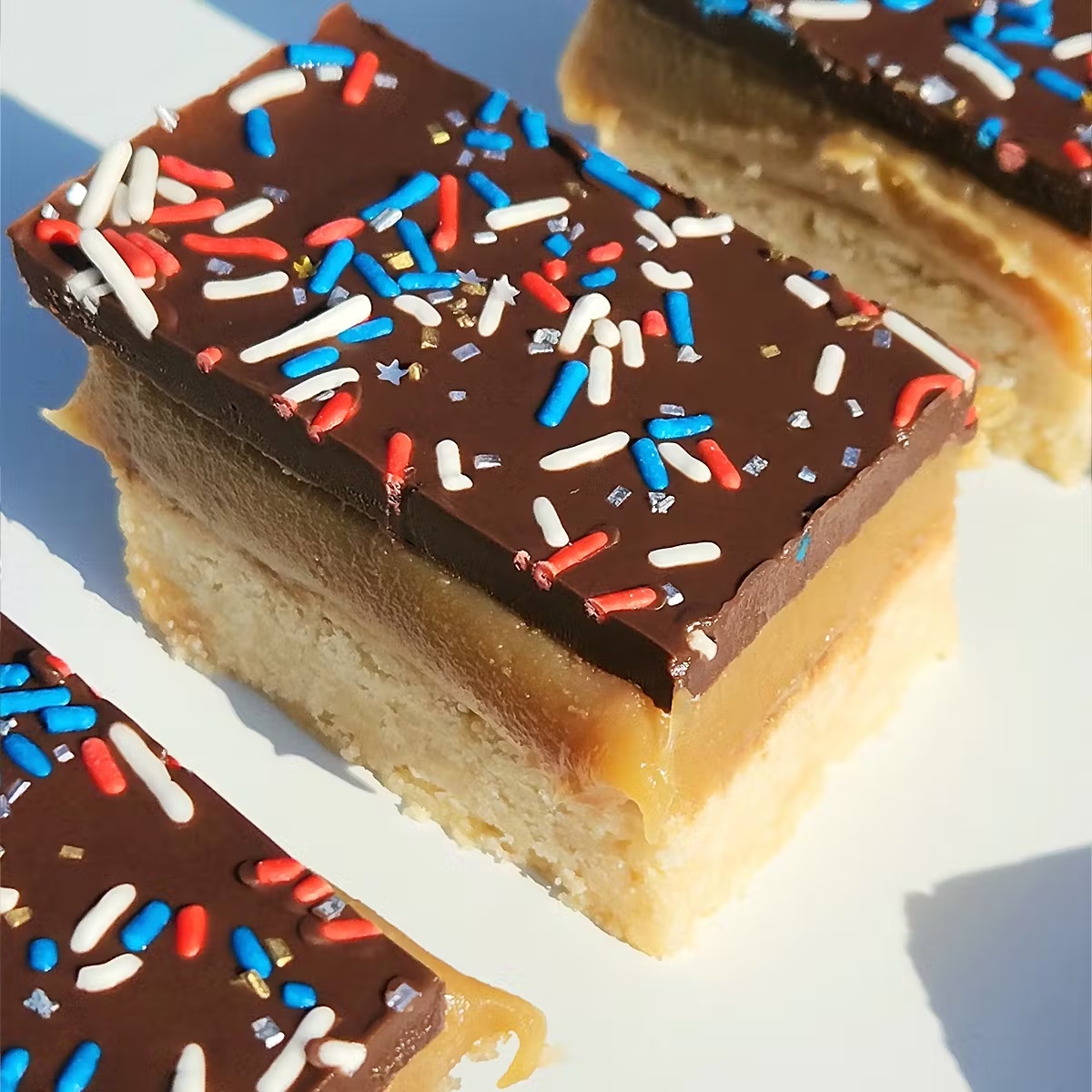 18635-red-white-blue-millionaires-shortbread-tray-1.jpg
