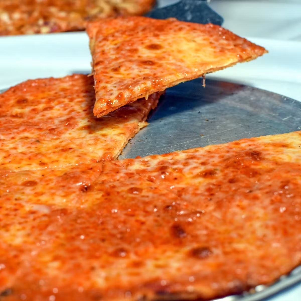 18691-thin-crust-pizza-assortment-6-pack-1.webp