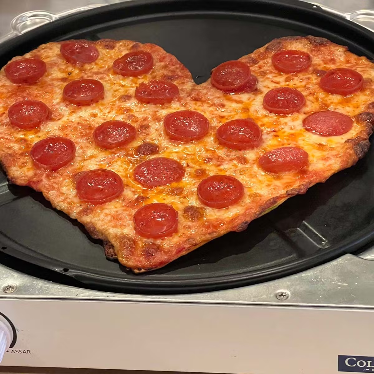 Valentine's Day Heart-Shaped Thin Crust Pizza - 4 Pack