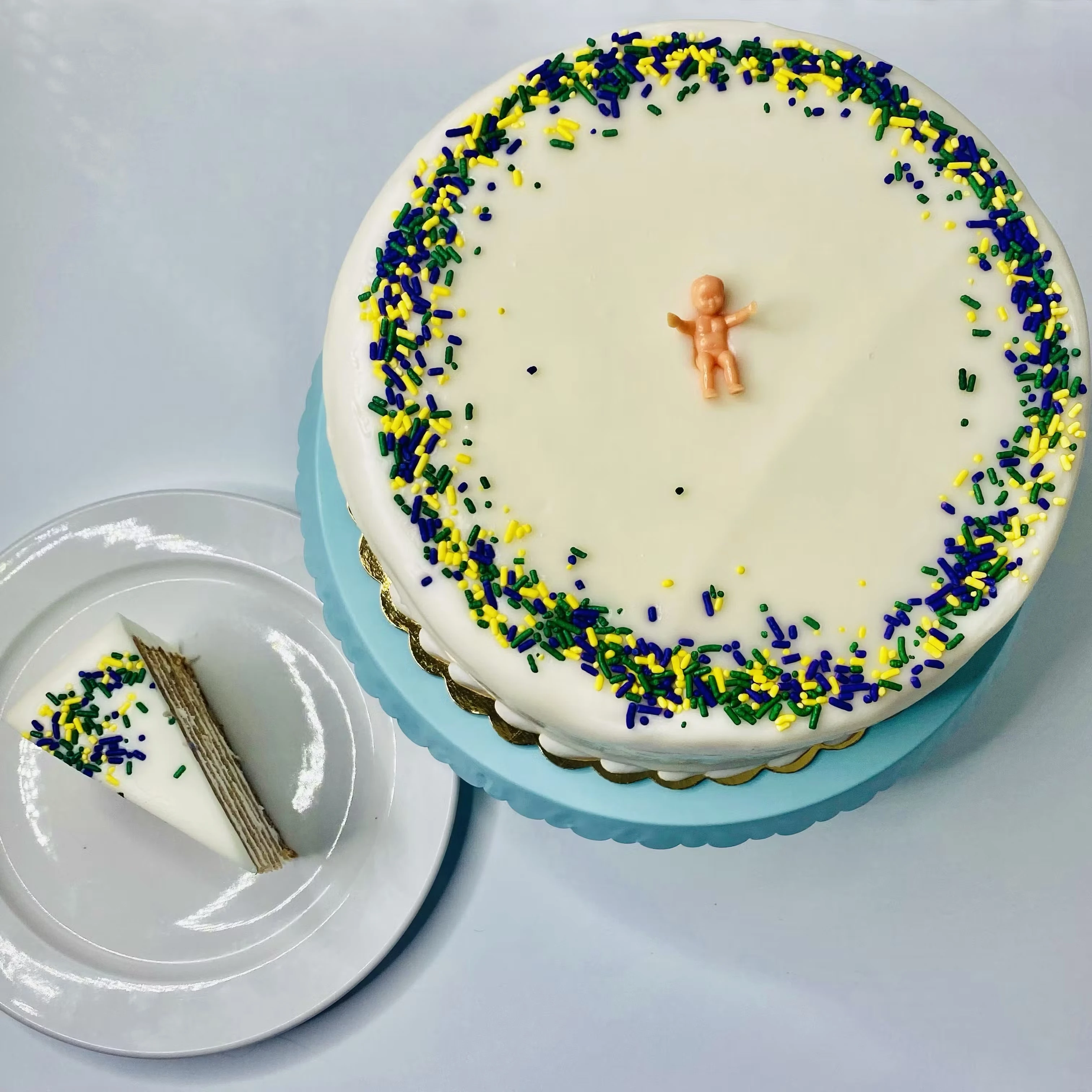 18890-cream-cheese-king-cake-doberge-cake-1.webp