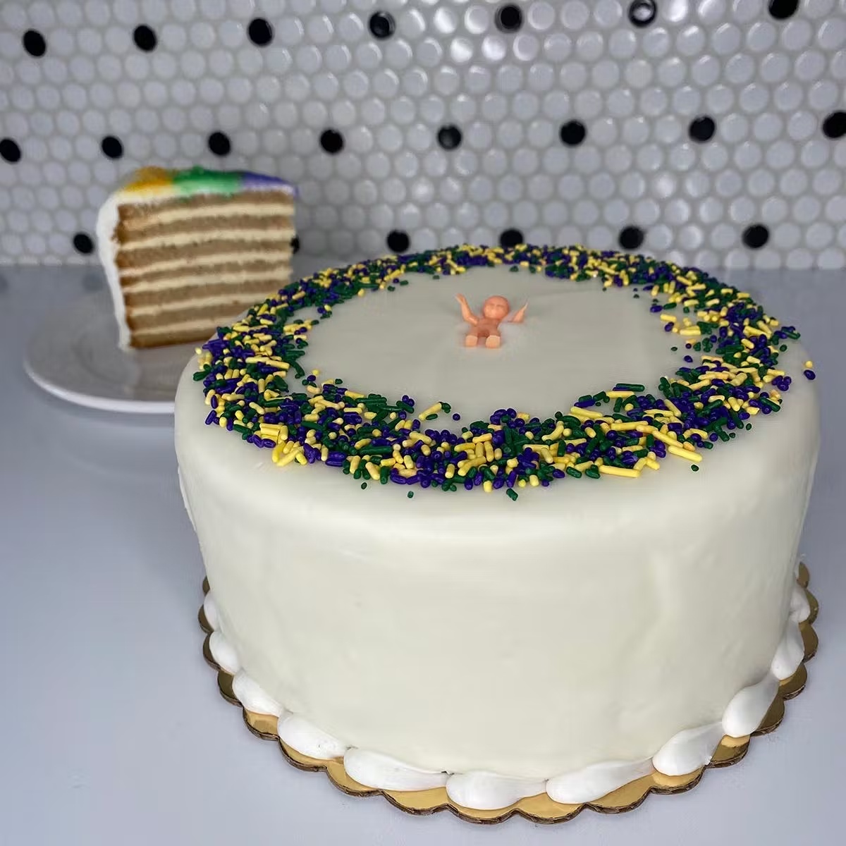 18890-cream-cheese-king-cake-doberge-cake-1.webp