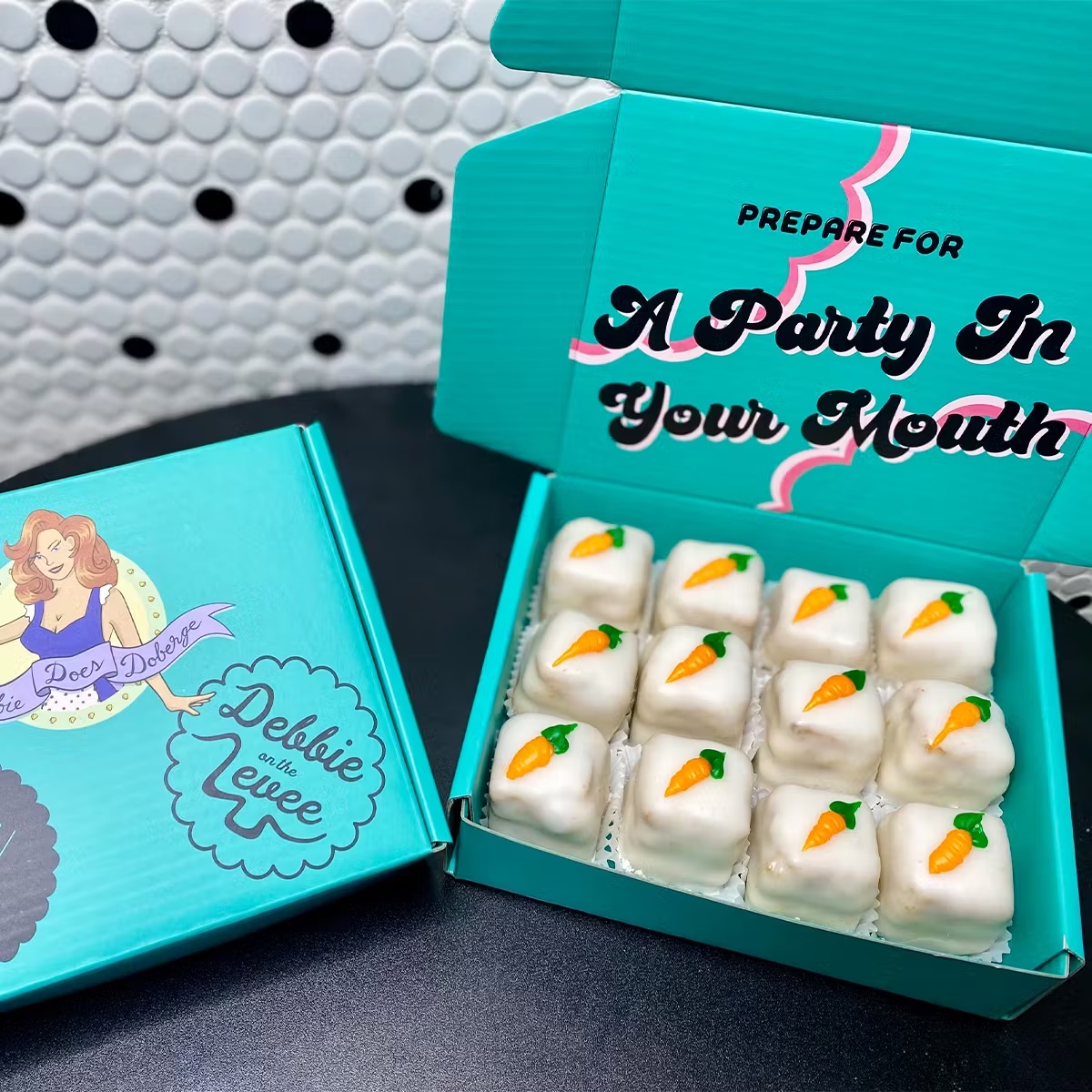 18977–dobites-petit-fours-12-pack-1.webp