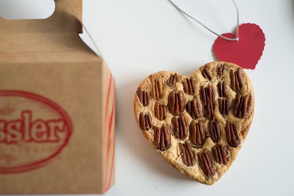 19077-giant-heart-shaped-blondies-brownies-4-pack-1.jpg