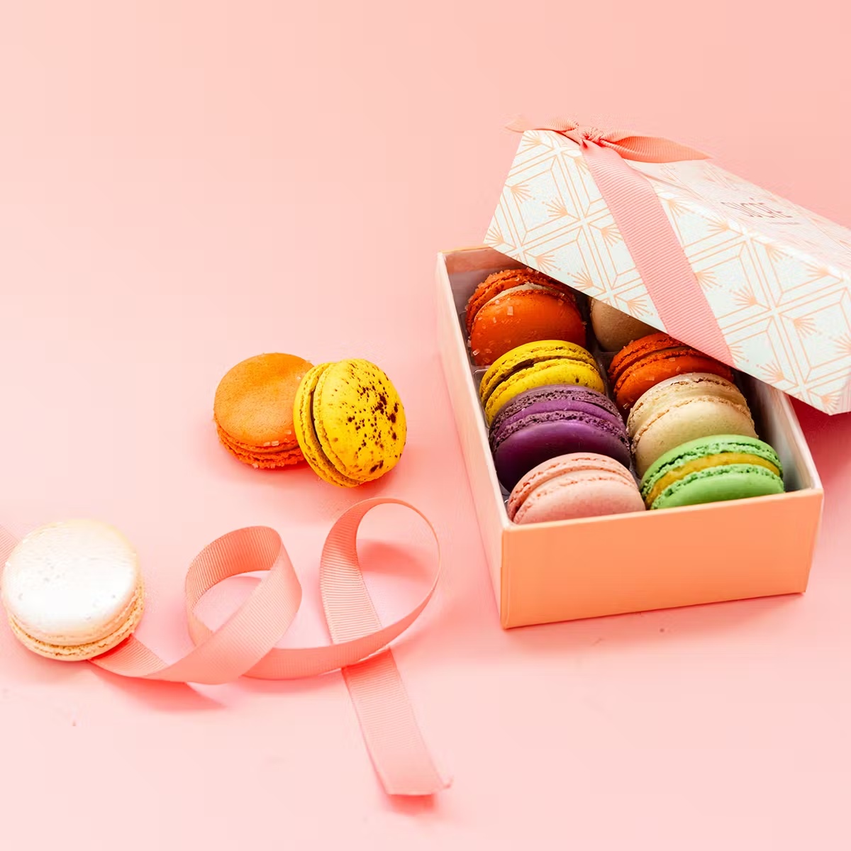 Mother's Day Macarons - 8 Pieces