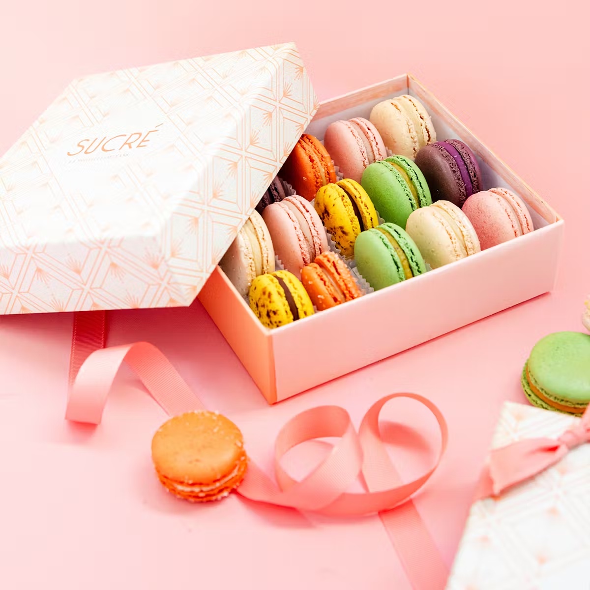 Mother's Day Macarons - 15 Pieces