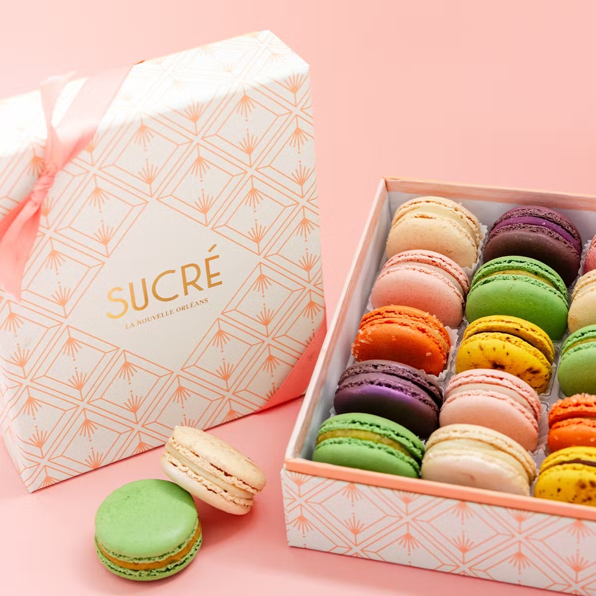 Mother's Day Macarons - 15 Pieces