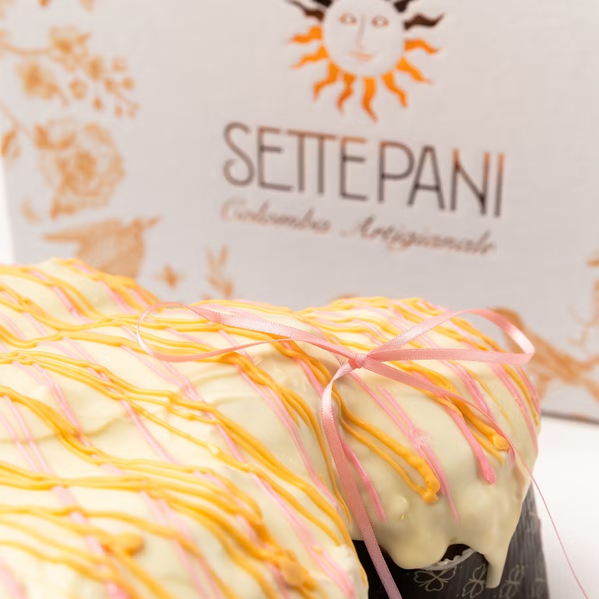 Peach & Cannoli Cream Panettone