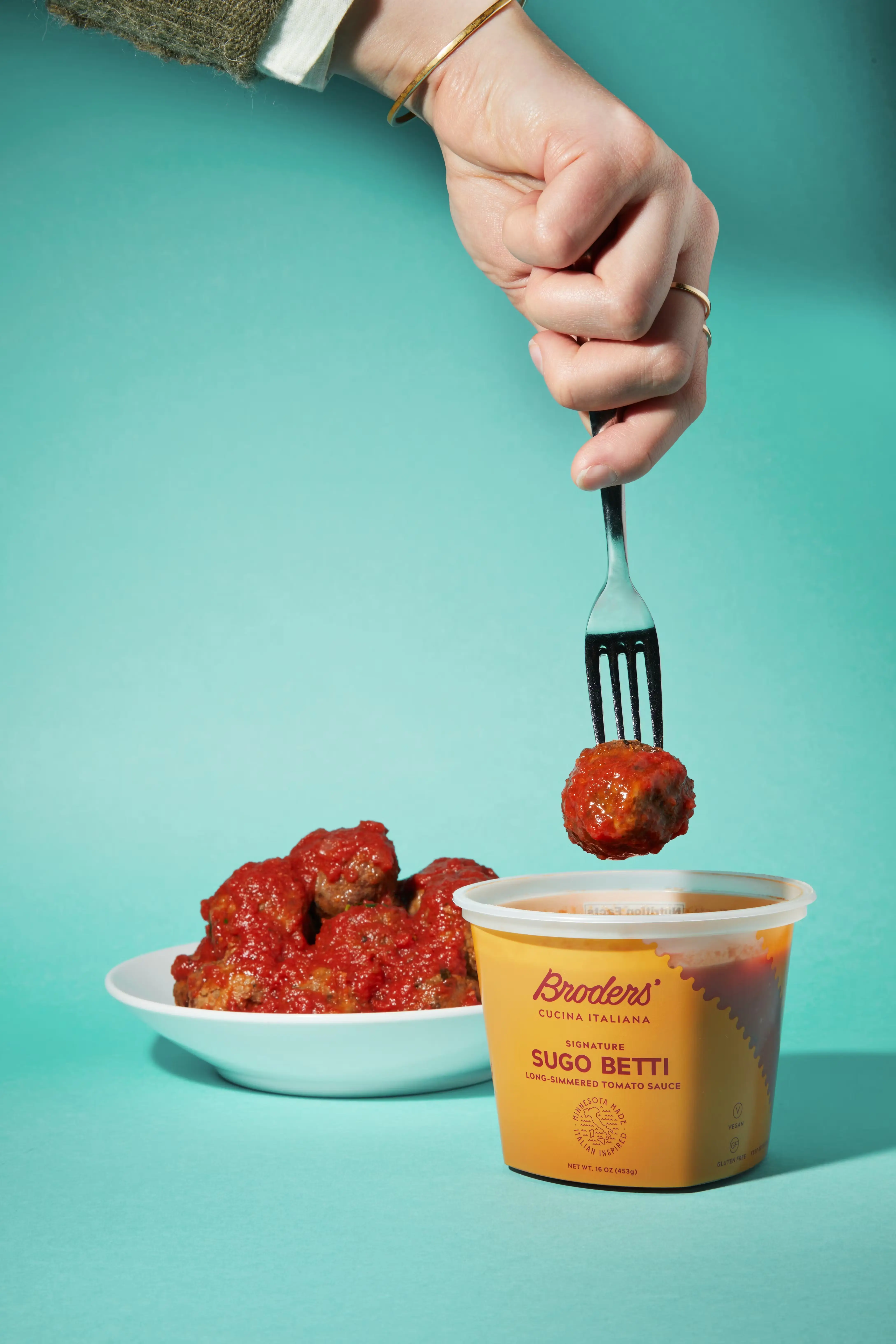 19591-meatballs-tomato-sauce-for-4-1.webp