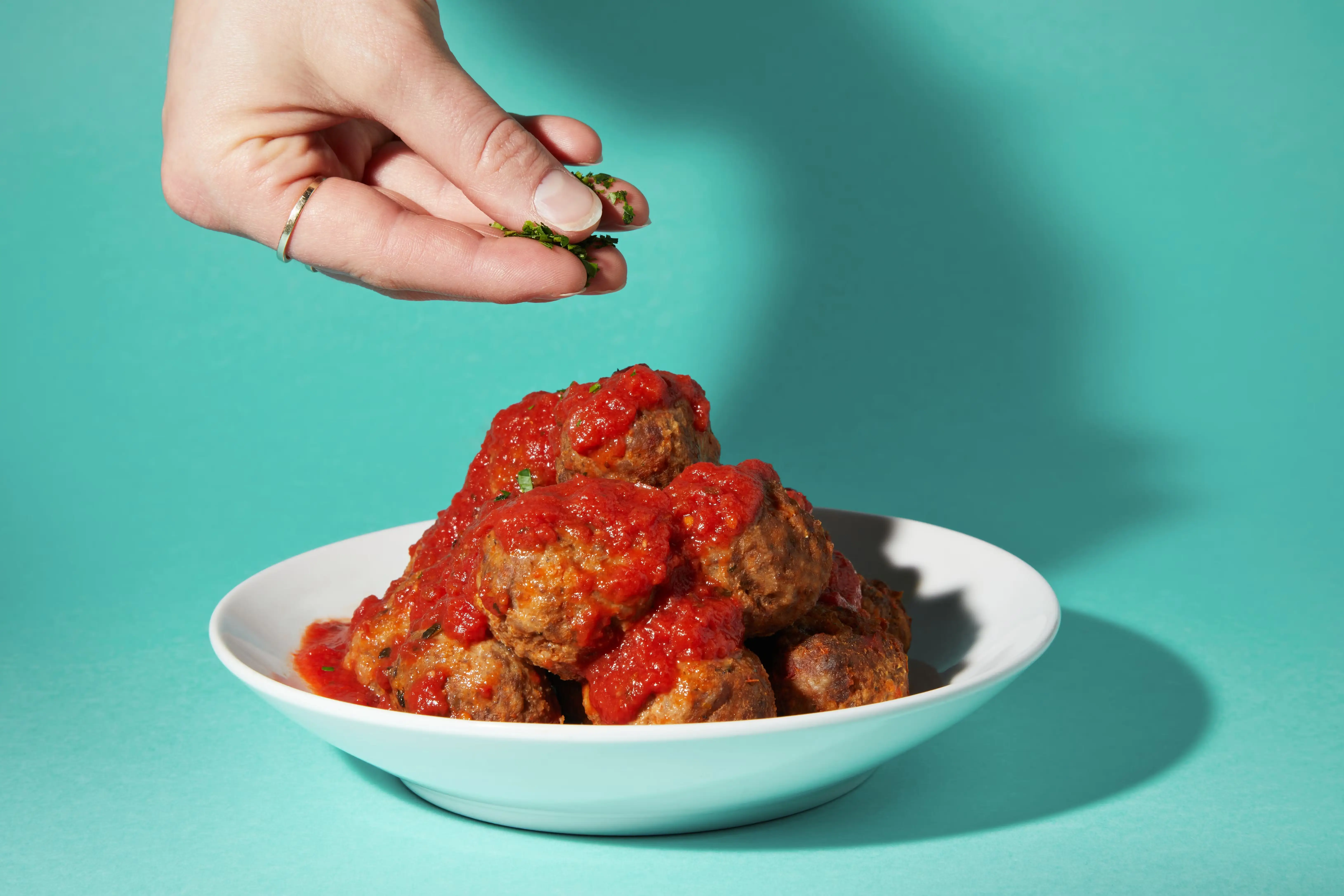 19591-meatballs-tomato-sauce-for-4-1.webp