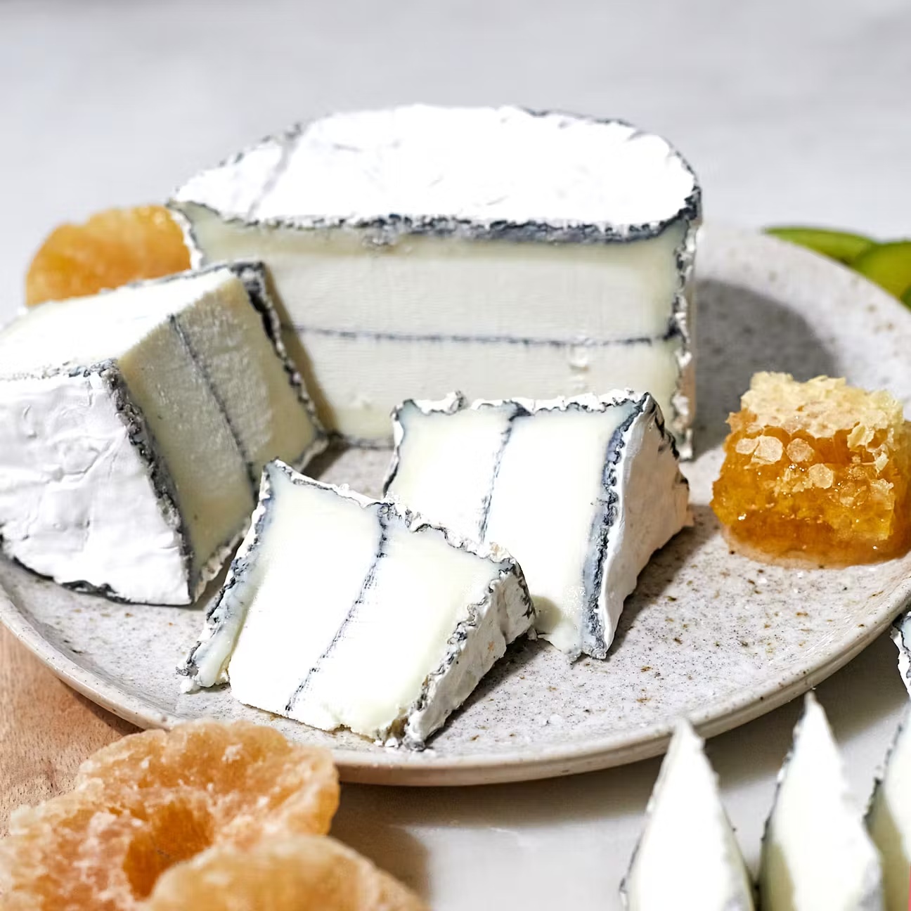 19950-humboldt-fog-cheese-gift-set-1.jpg