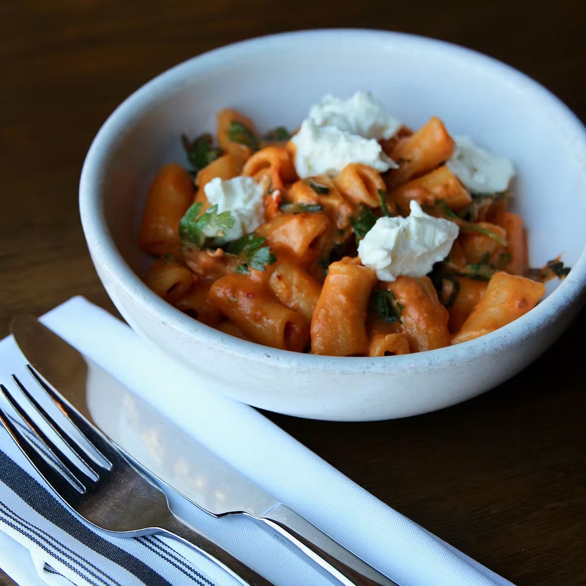 20341-rigatoni-vodka-sauce-pasta-kit-for-4-1.jpg
