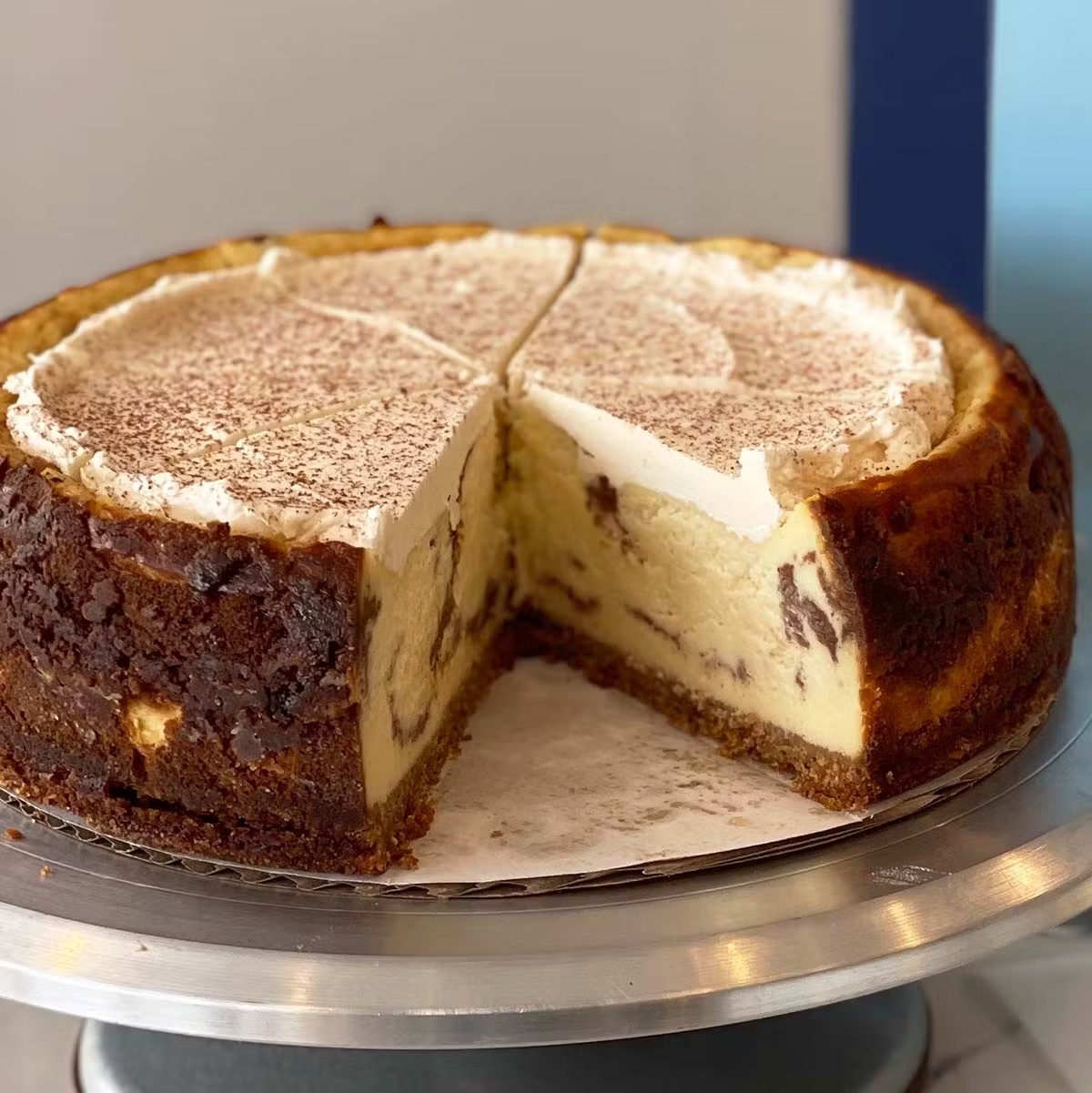 Cinnamon Roll Cheesecake