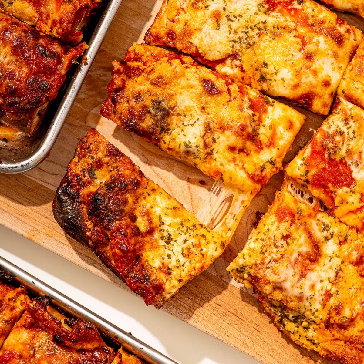 21502-garlic-butter-sicilian-style-pizza-4-pack-1.jpg