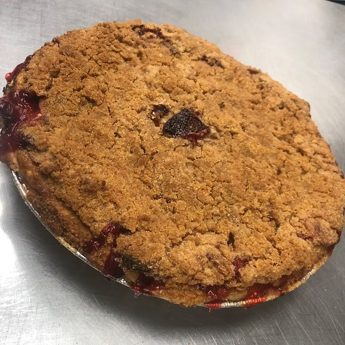 Strawberry Rhubarb Crumb Pie