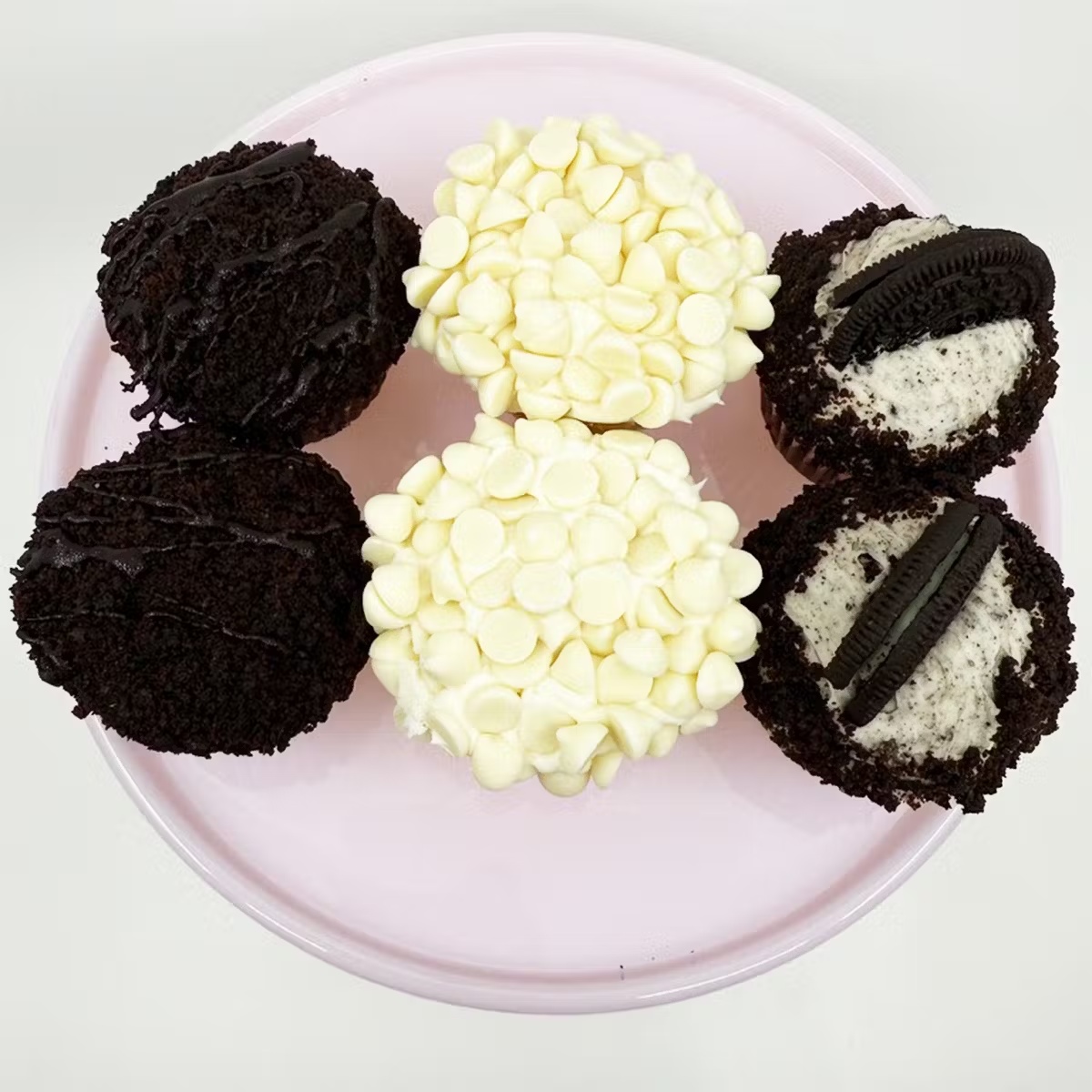 "Fan Favorites" Cupcakes - 12 Pack