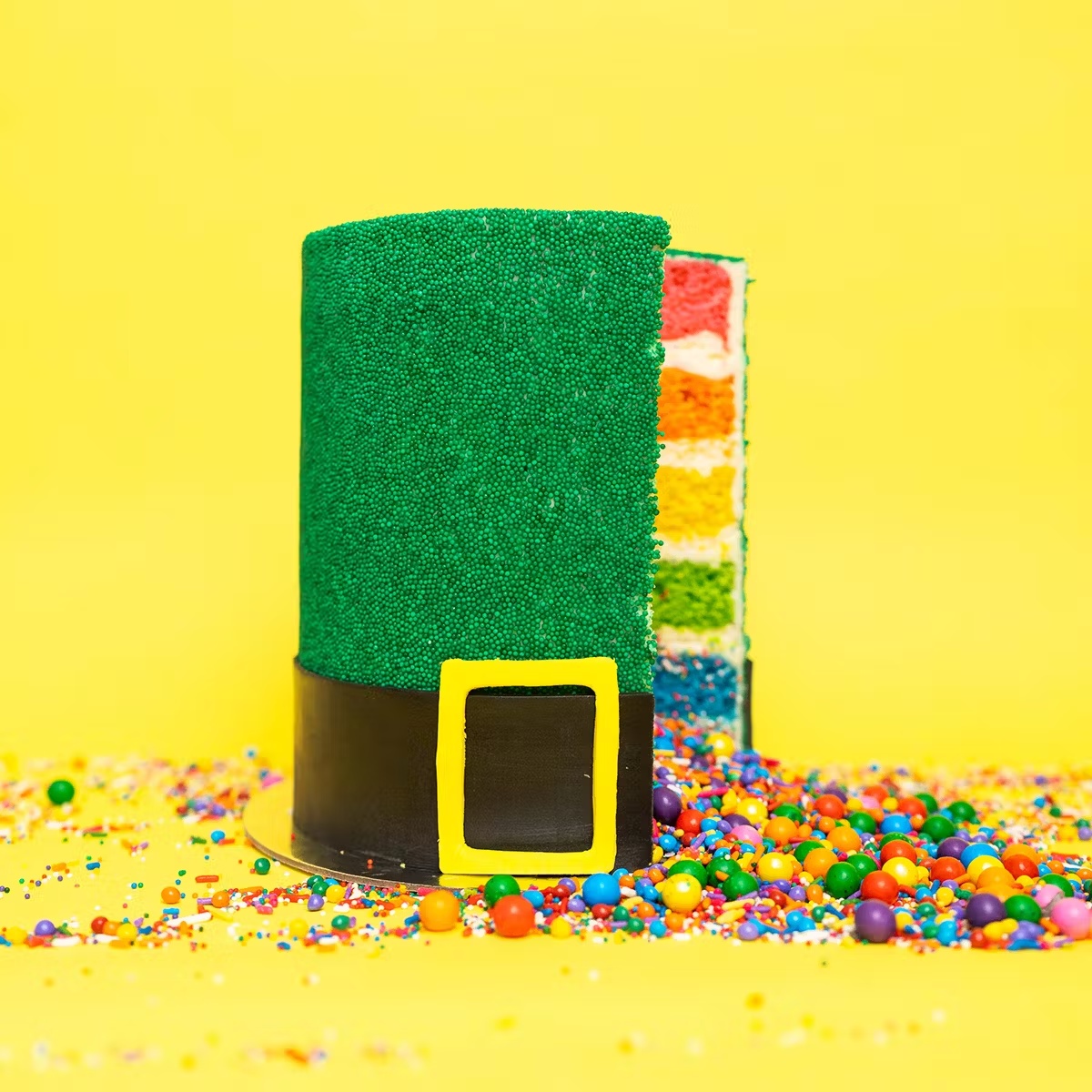 23183-st-patrick-s-day-hat-explosion-cake-1.jpg